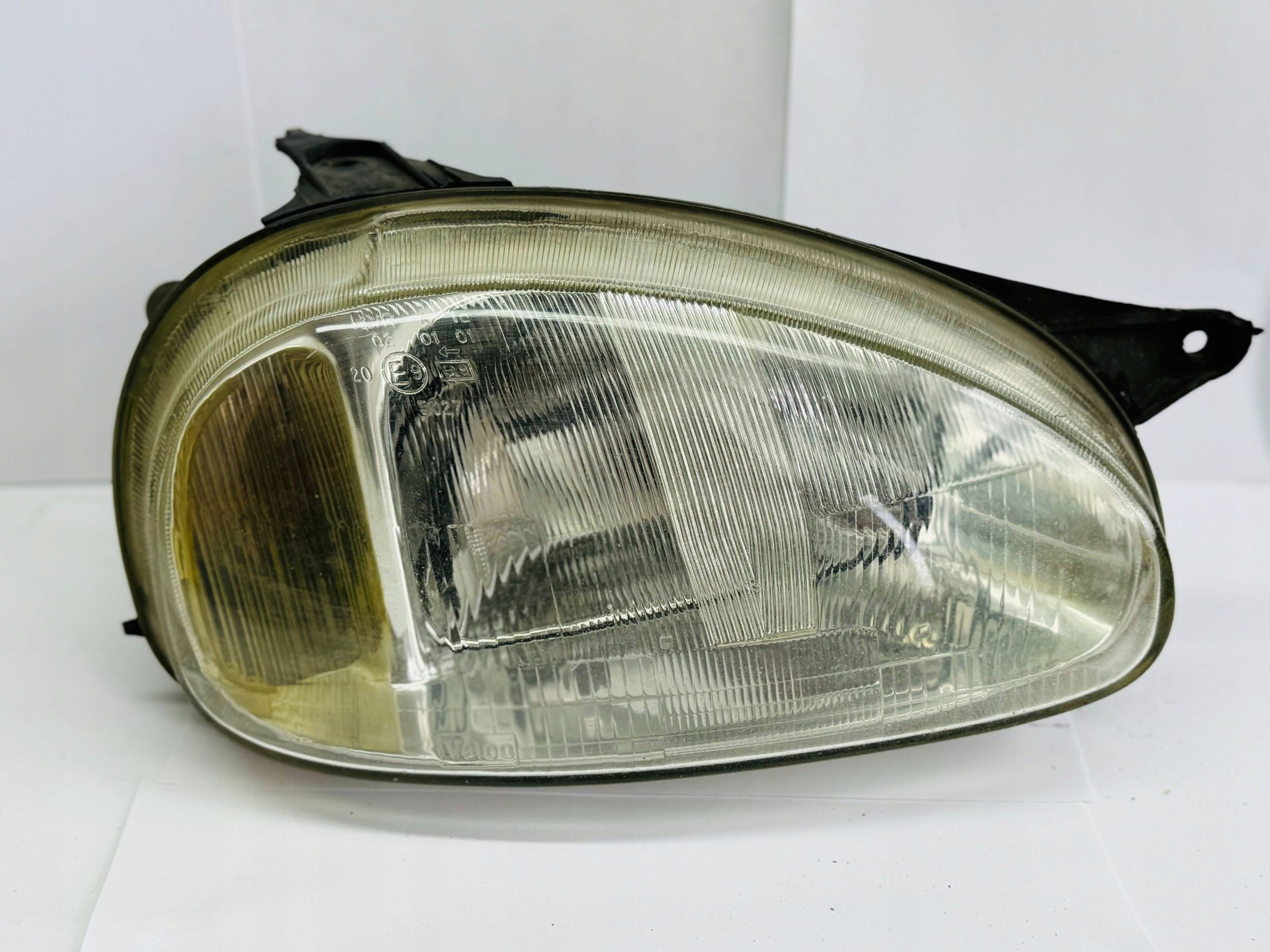 E95027 light right front 1.4 and 44 1994 OPEL CORSA B