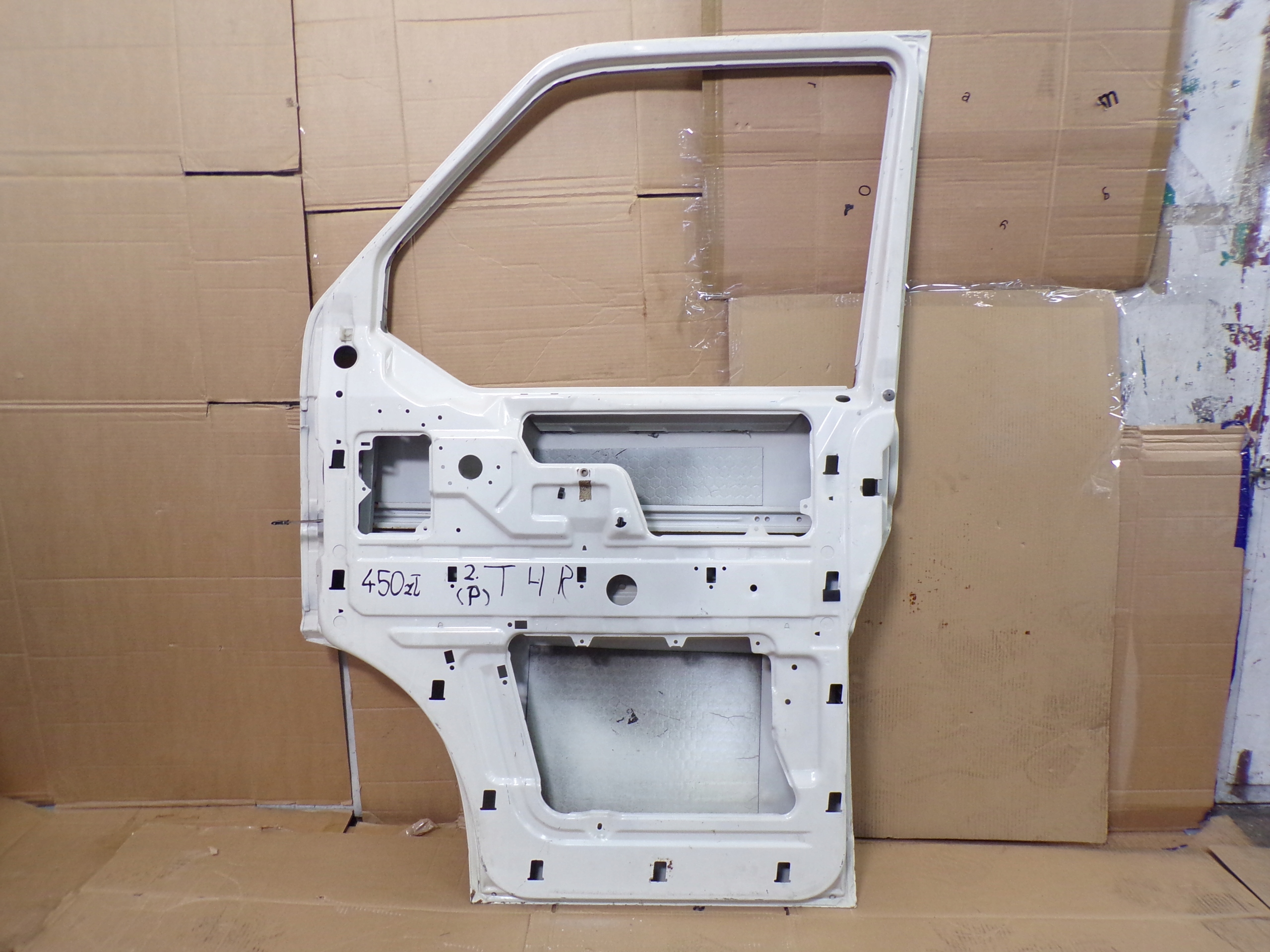 VW T4 TRANSPORTER CARAVELLE 96- door front right without RDZY BIALE