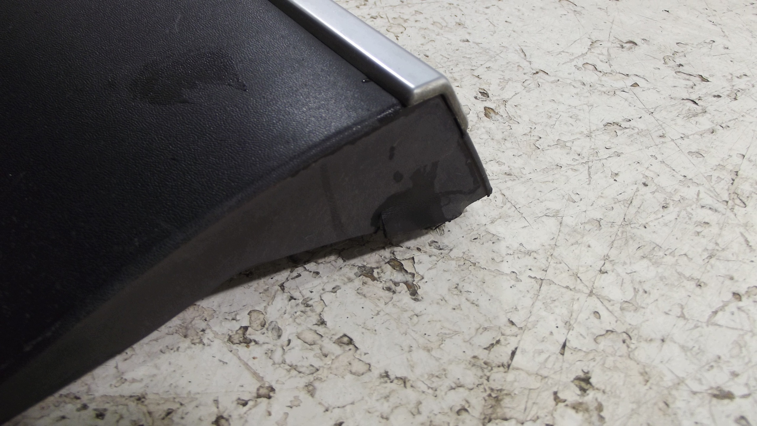 Kia Sorento IV moulding door left front 87721-P2000