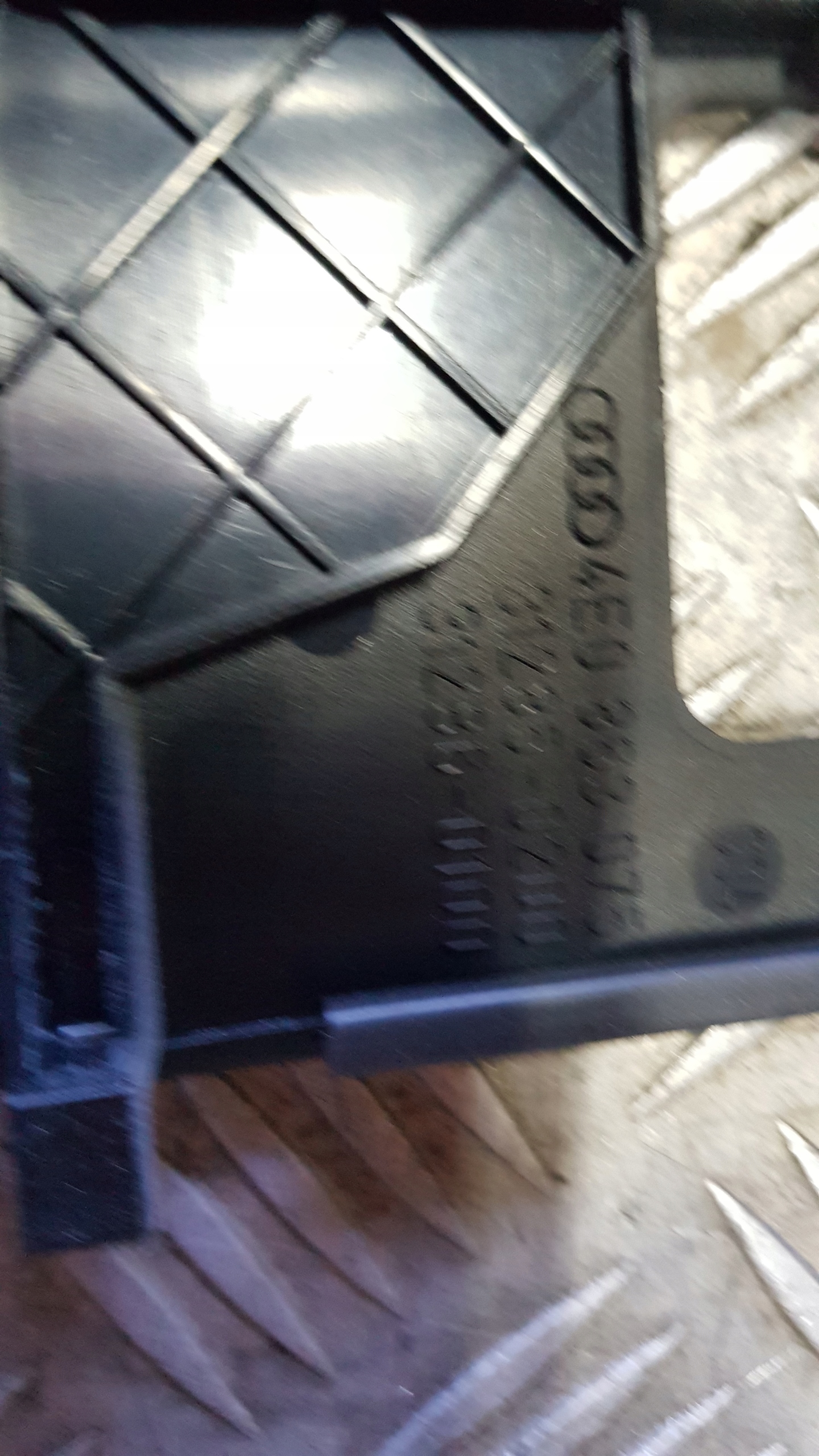AUDI A8 D3 Grundlage TELEFONU Halter 4E0863075