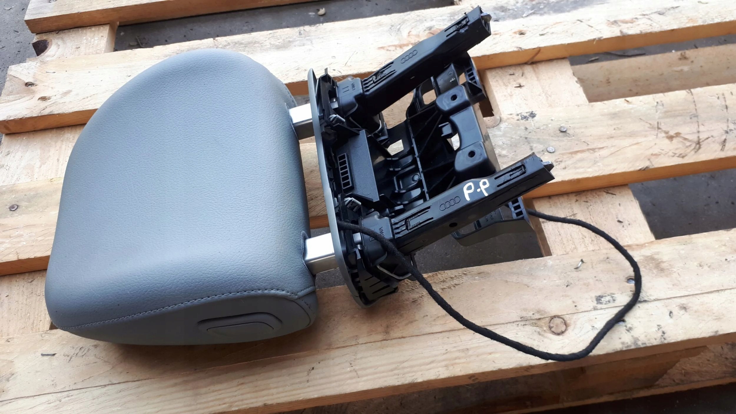 A5 8W rest seat right front electrical COUPE