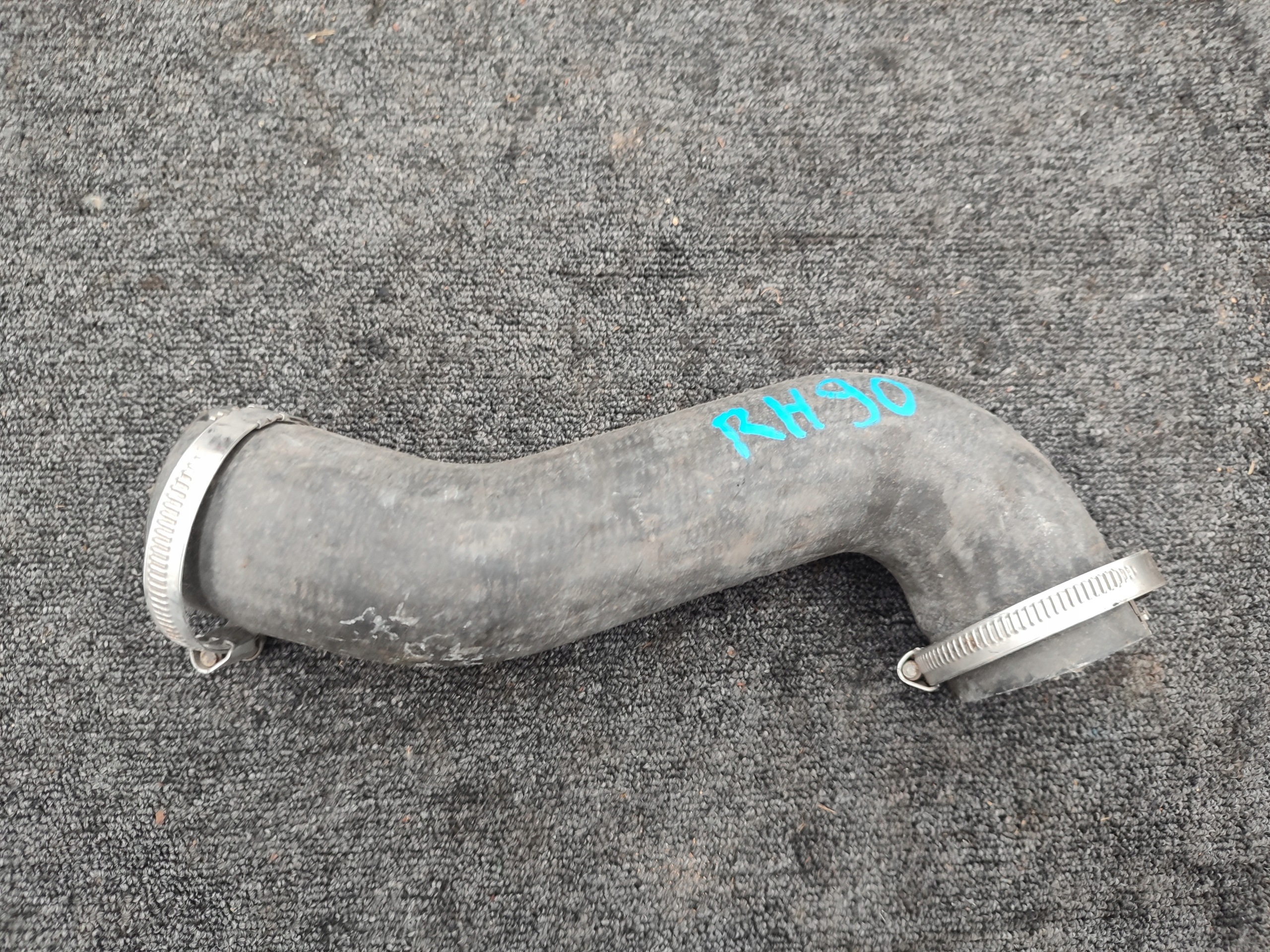 hadice trouba intercoolera SKODA FABIA II 6R0145832B