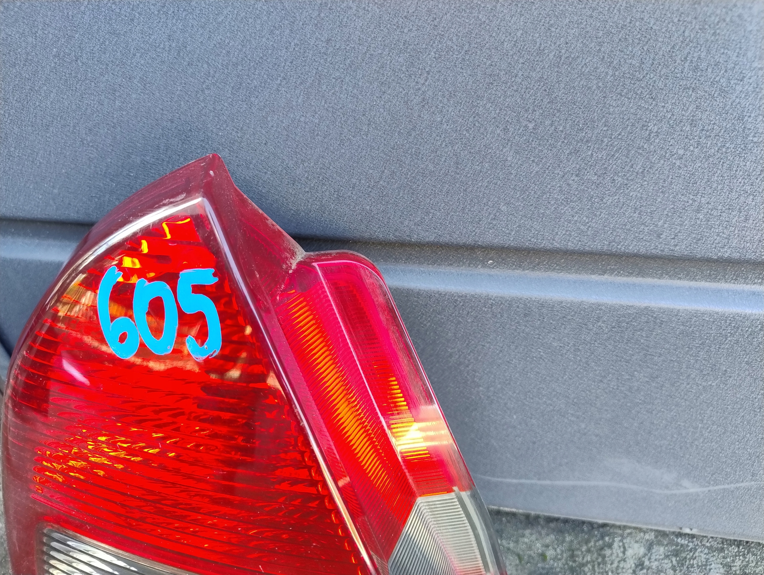 MITSUBISHI CARISMA LIFT light rear left 151081