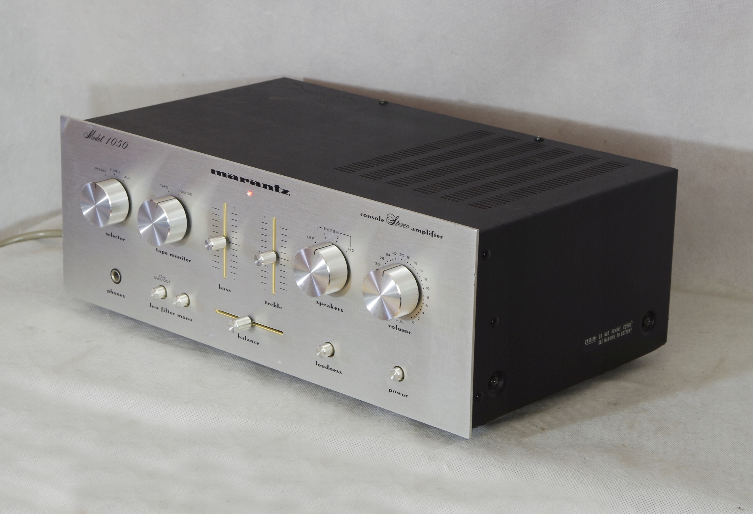 Marantz Model 1050, dobry wzmacniacz vintage Model 1050