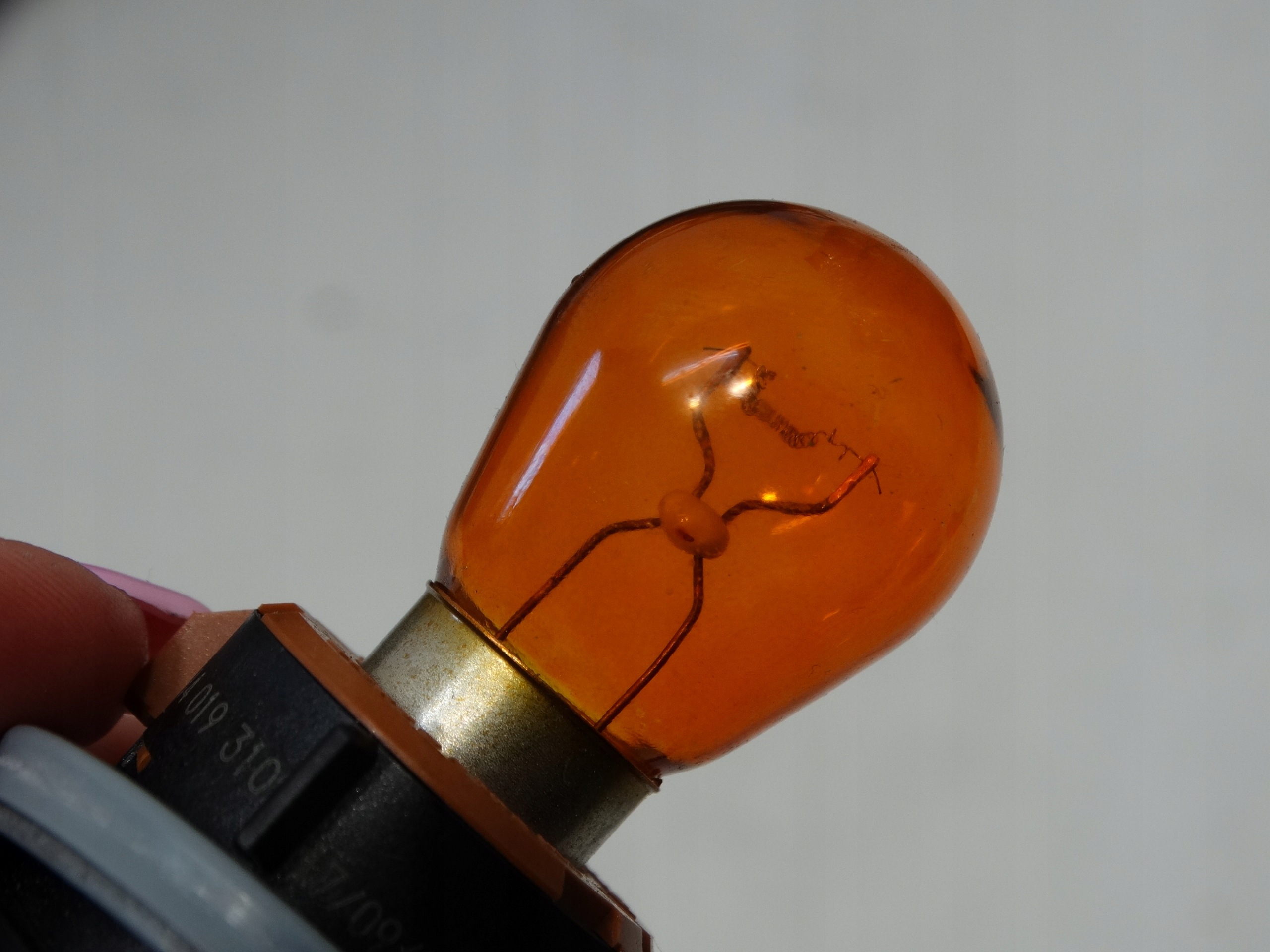 a bulb+ OPRAWKA lights front VW FORD TOYOTA 5140193102