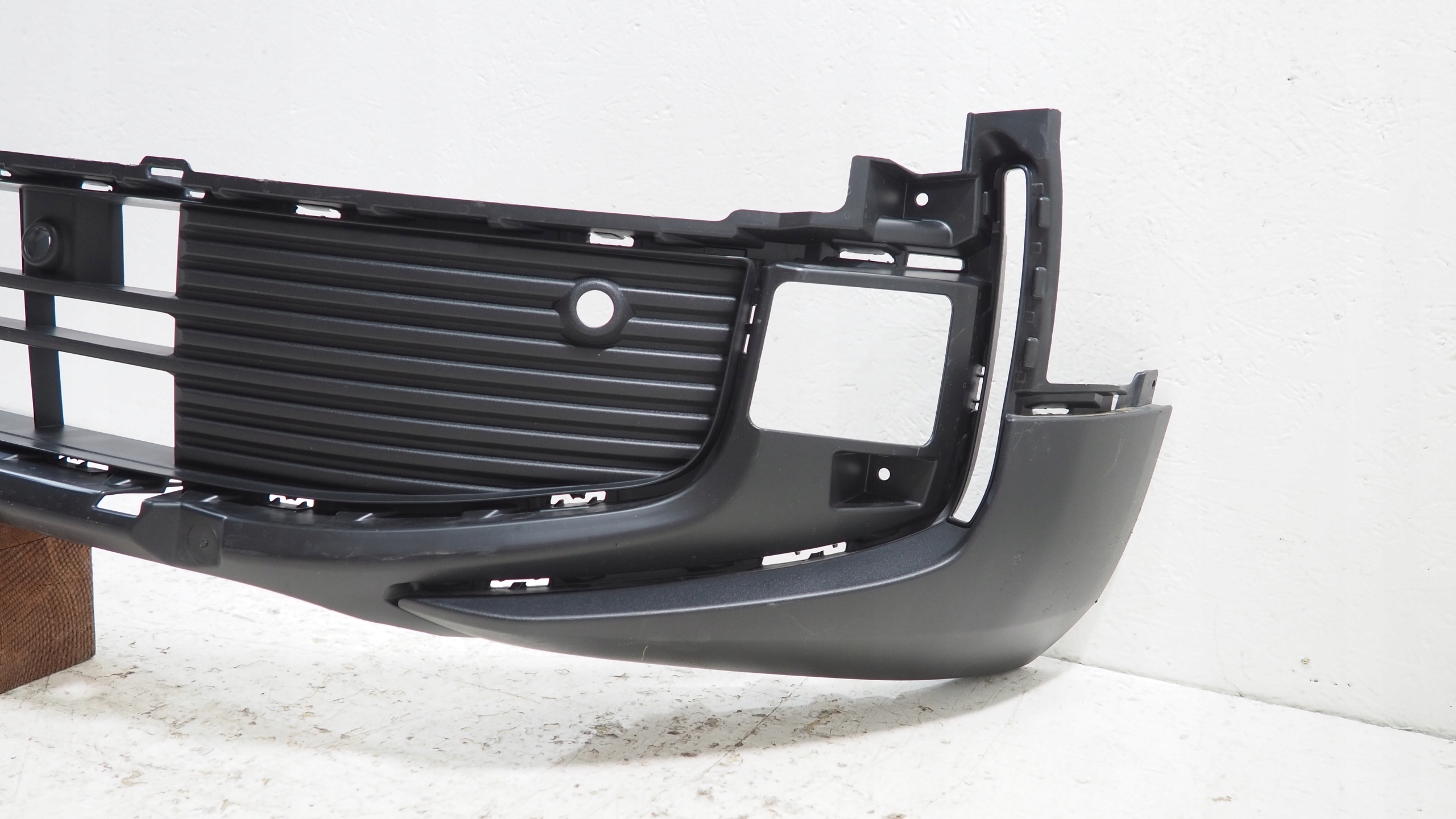 Ford Explorer VII EV accessories central grid of a bumper front R2KB-17C831-C