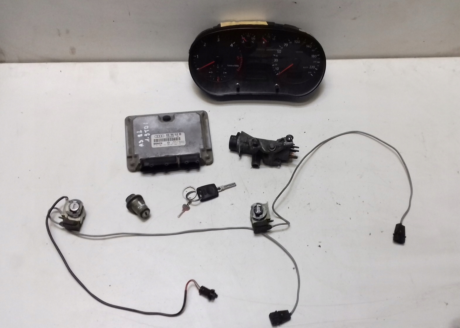 038906018BB 0281001757 - Комп'ютер комплект ІММО AUDI A3 8L 1.9 TDI 96-