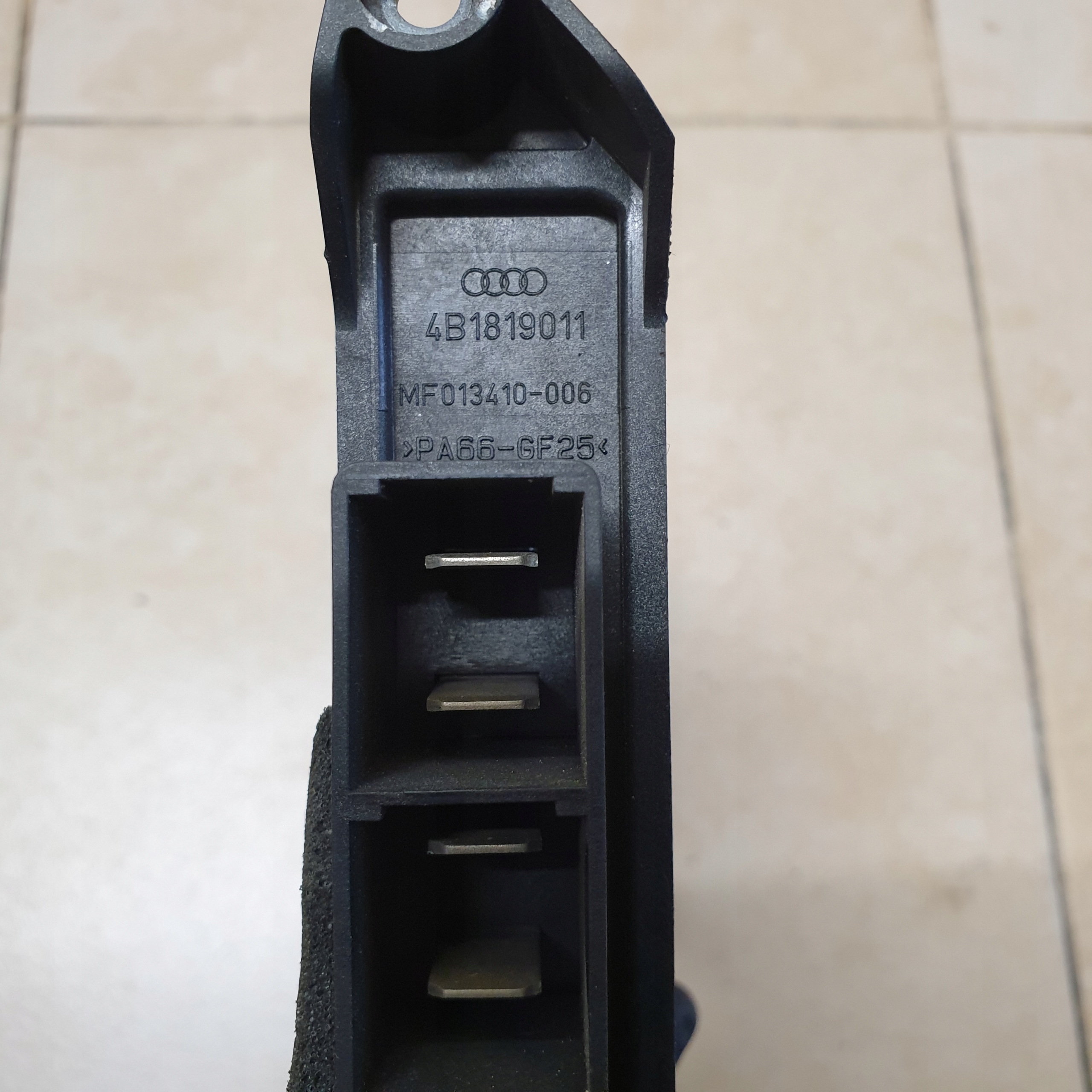 heater electrical GRZALKA AUDI A6 C5 4B A4 B6 OE EU 4B1819011