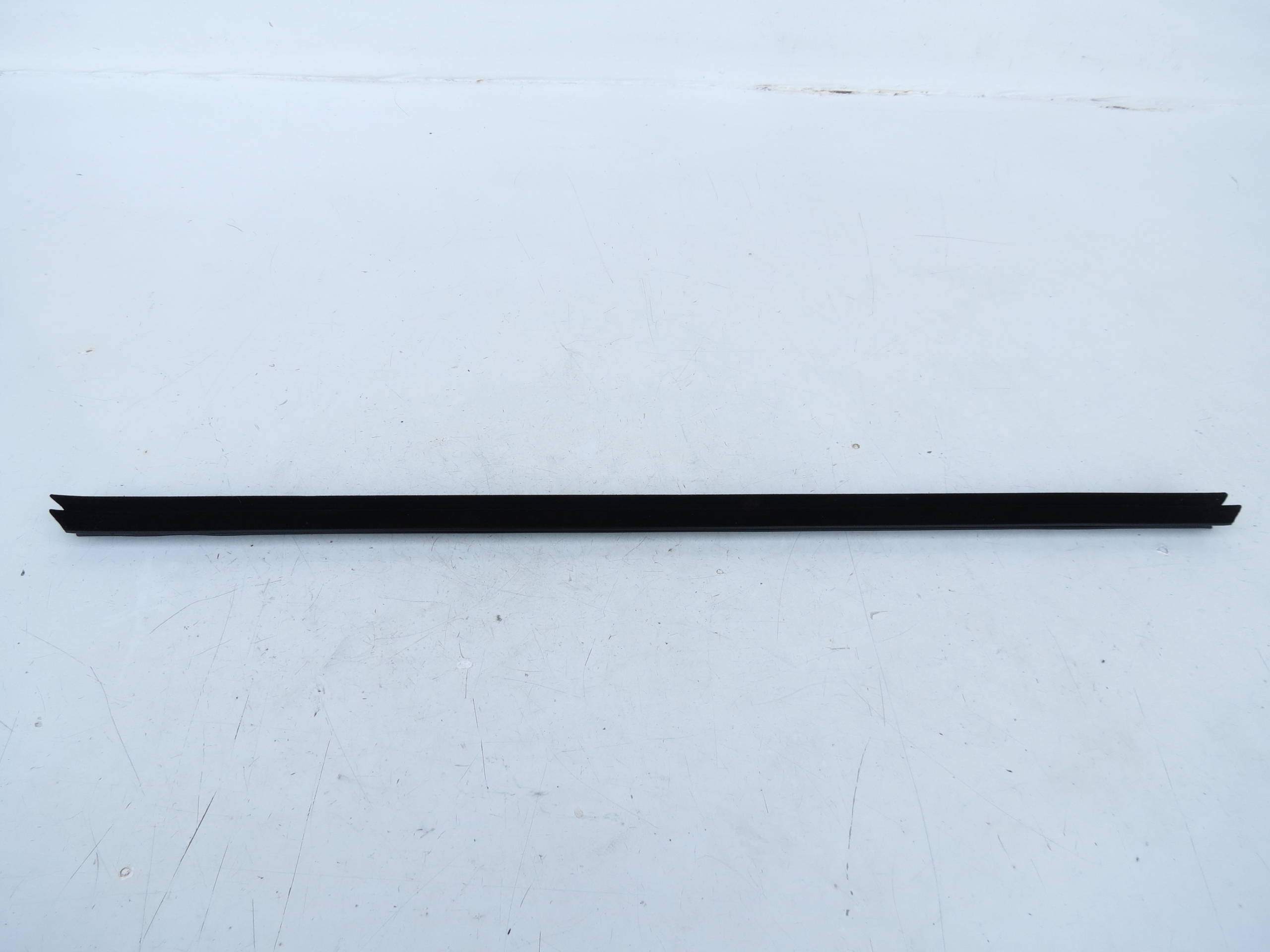 moulding dust gasket door right front front VOLVO XC60 and