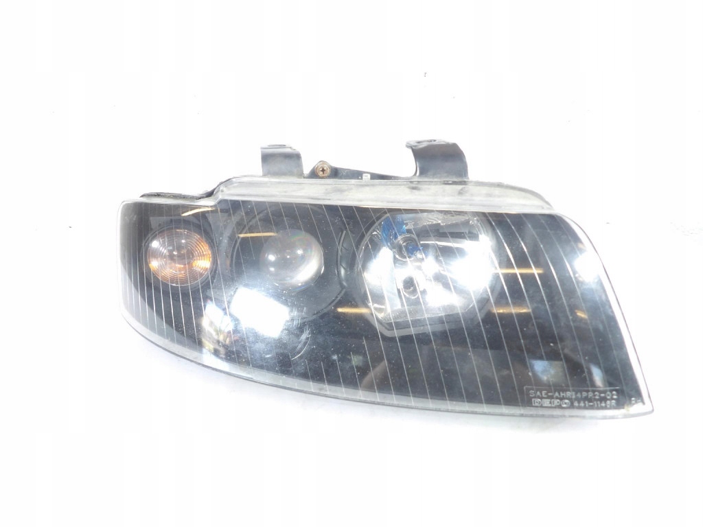AUDI A4 B6 REFLEKTOR rechts 441-1146R