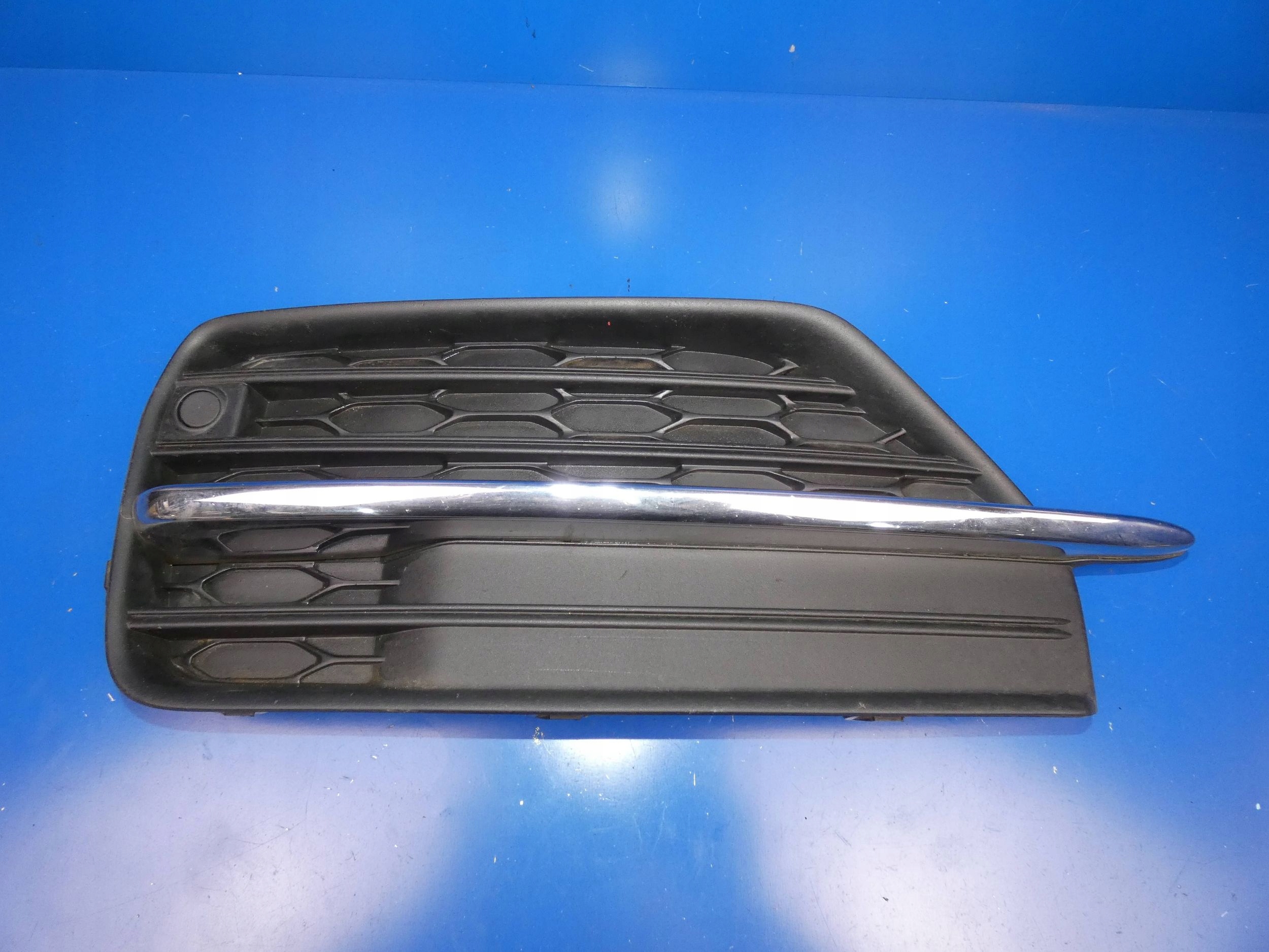 VOLVO XC90 II KRATKA ZDERZAKA LEWY PRZÓD CHROM