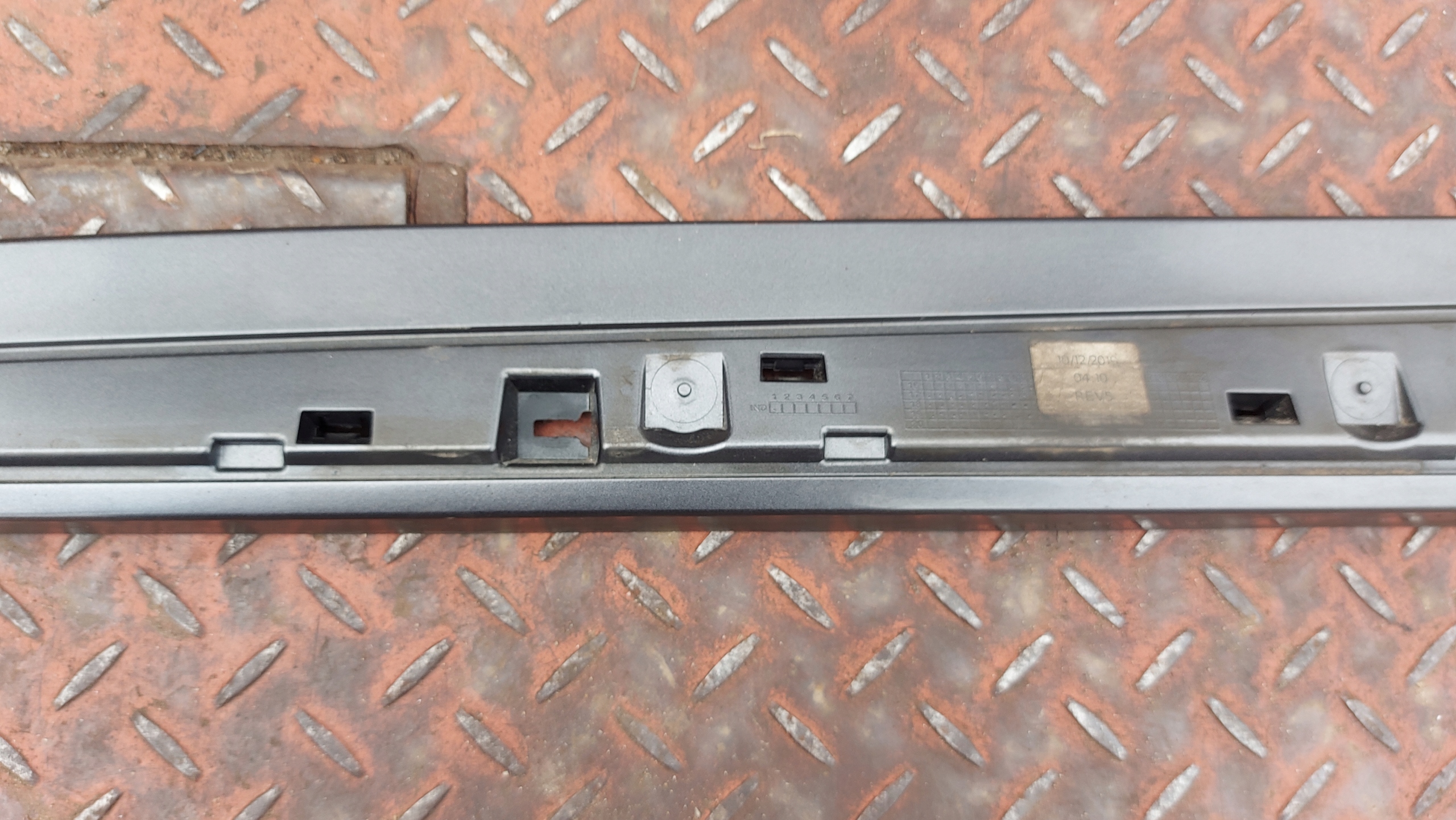 moulding door left left front TOYOTA YARIS III 17