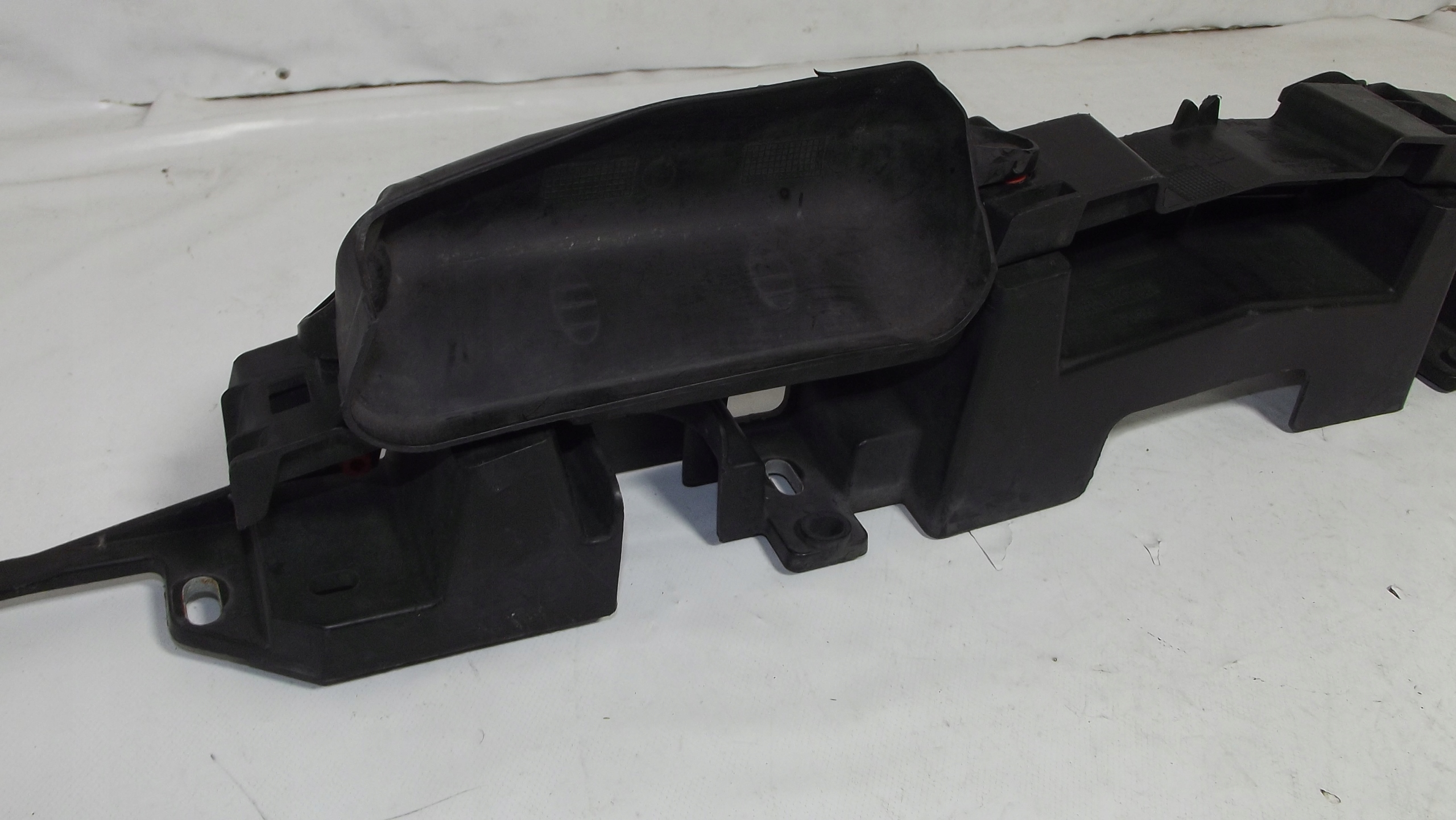 Opel Astra IV J cover upper supports front 13264477
