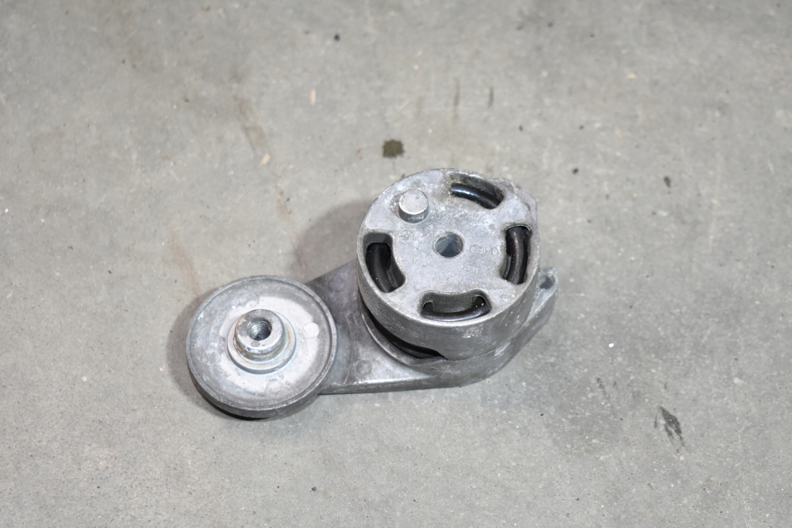 Spanner Riemenspanner Spannelement AUDI PORSCHE 1
