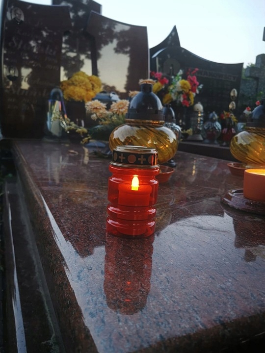 Świeczka LED do znicza 2 szt długie działanie i bezpieczne światło