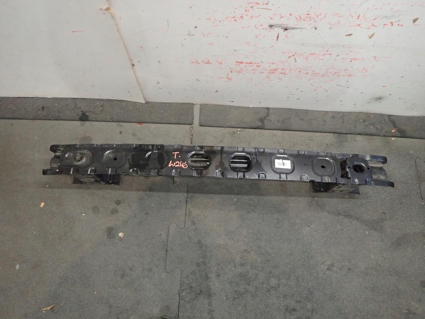 bumper support rear part MERCEDES B-KLASA W246