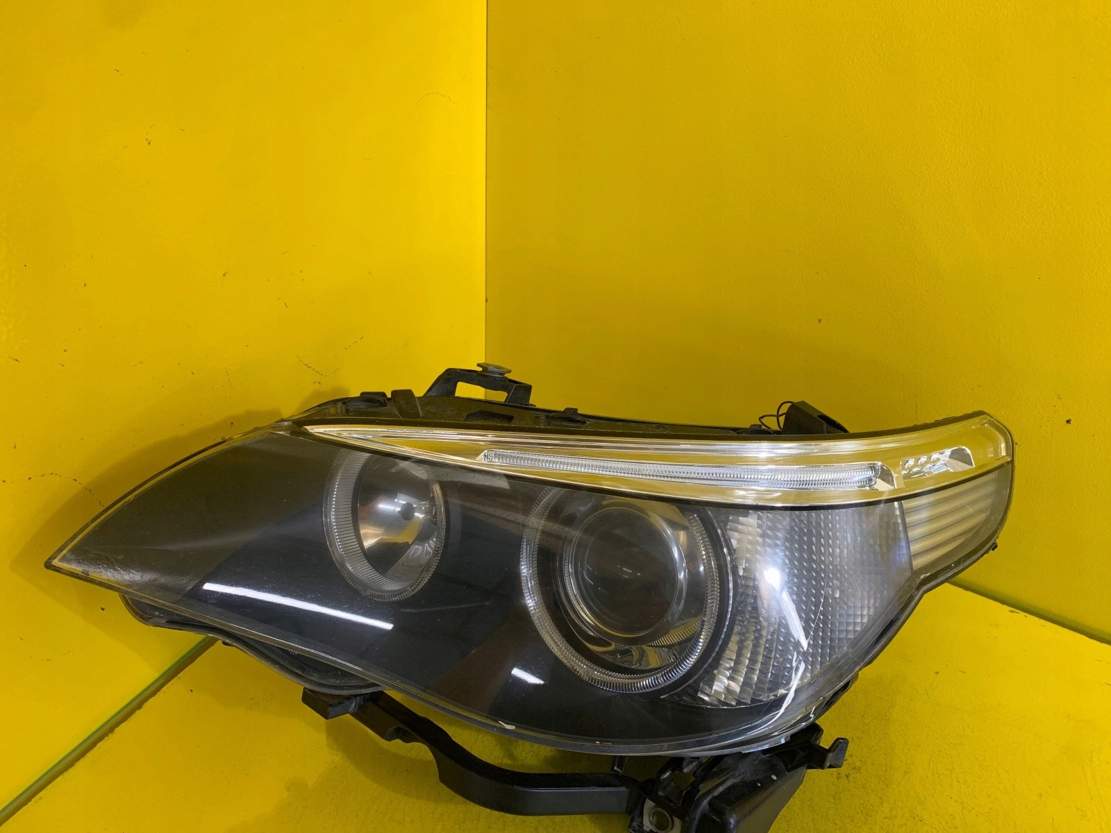 light left BMW E60 E61 Xenon 03-07 6928021 D2S