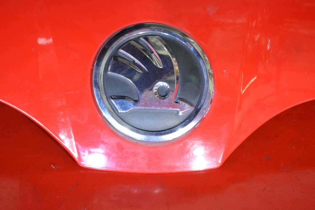 motorháztető LF3K SKODA RAPID 12-17