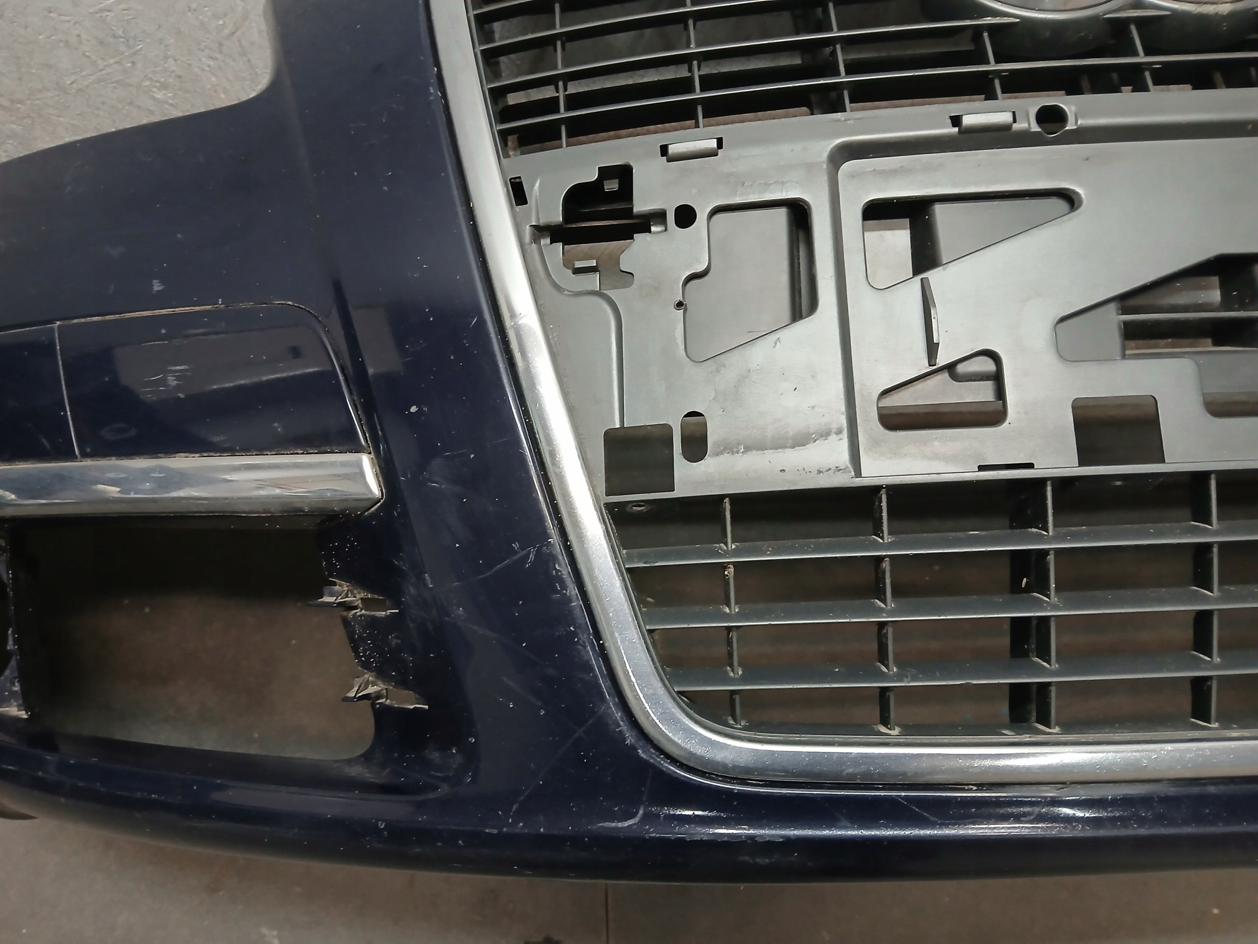 nárazník předek AUDI A6 C6 4F 04-08