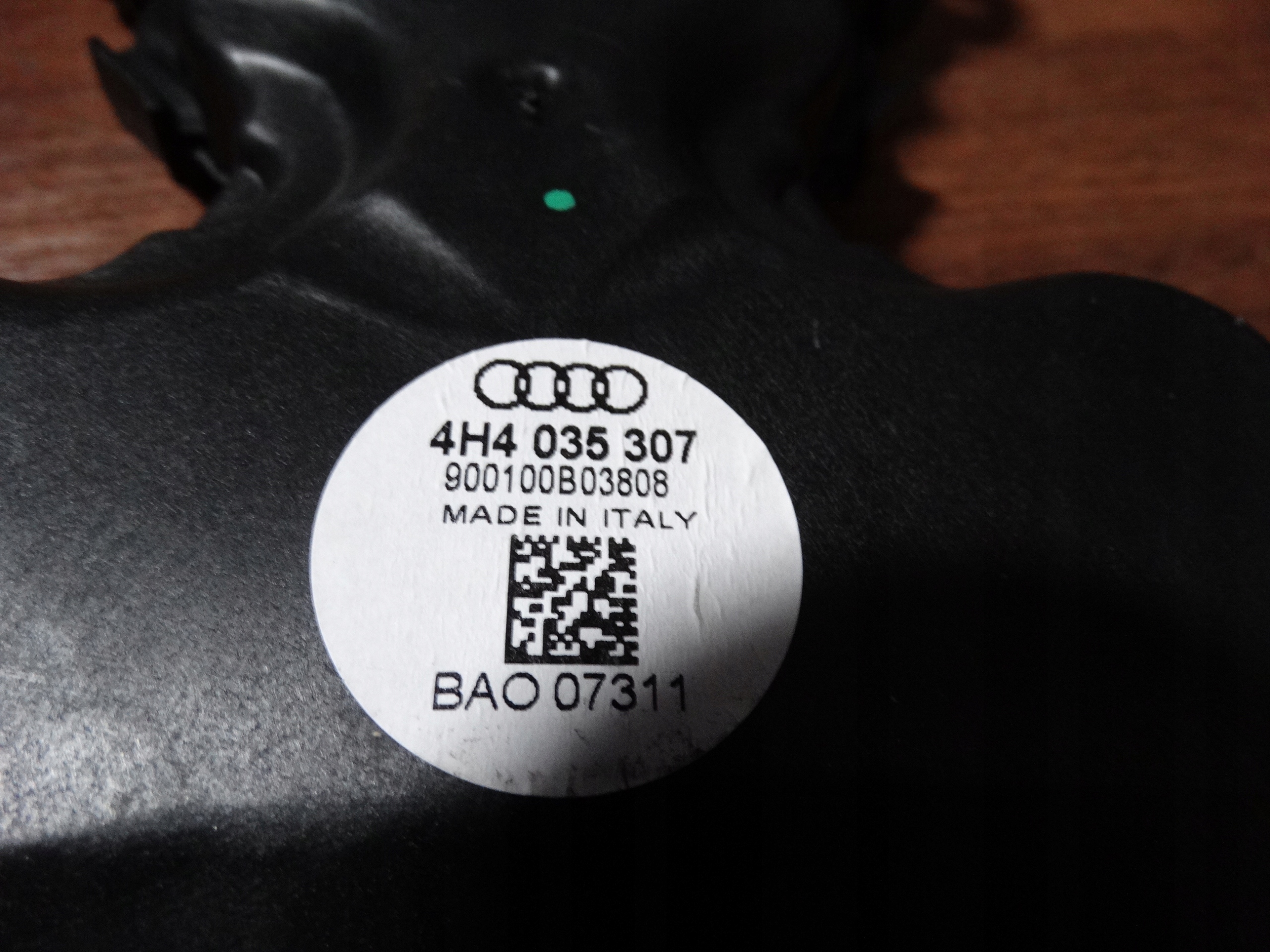IDEALNY speaker SREDNIOTONOWY rear part AUDI A8 D4 1