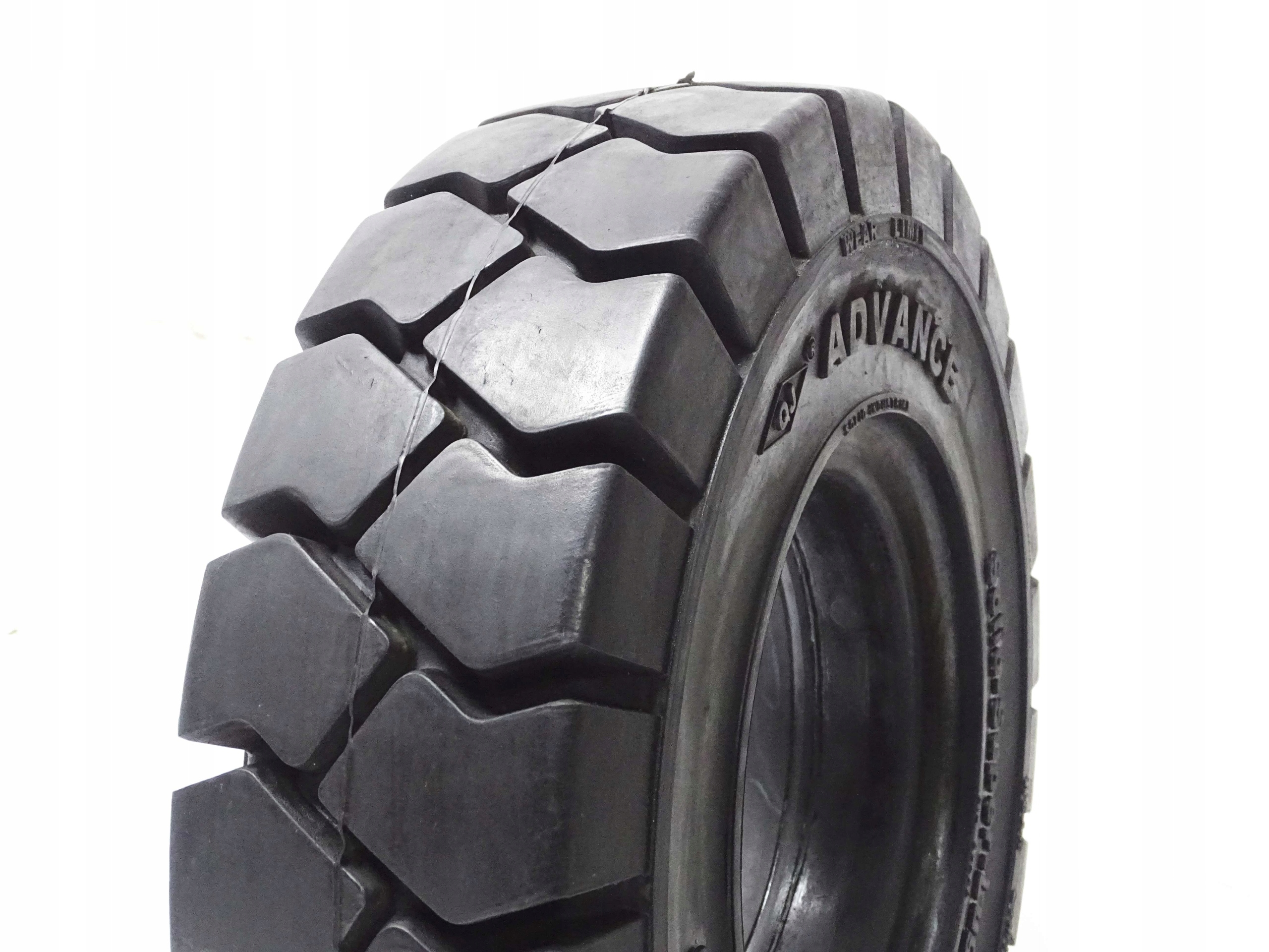 1x ADVANCE 28x9-15 Solid-Super-LUG OB-502 PEŁNA