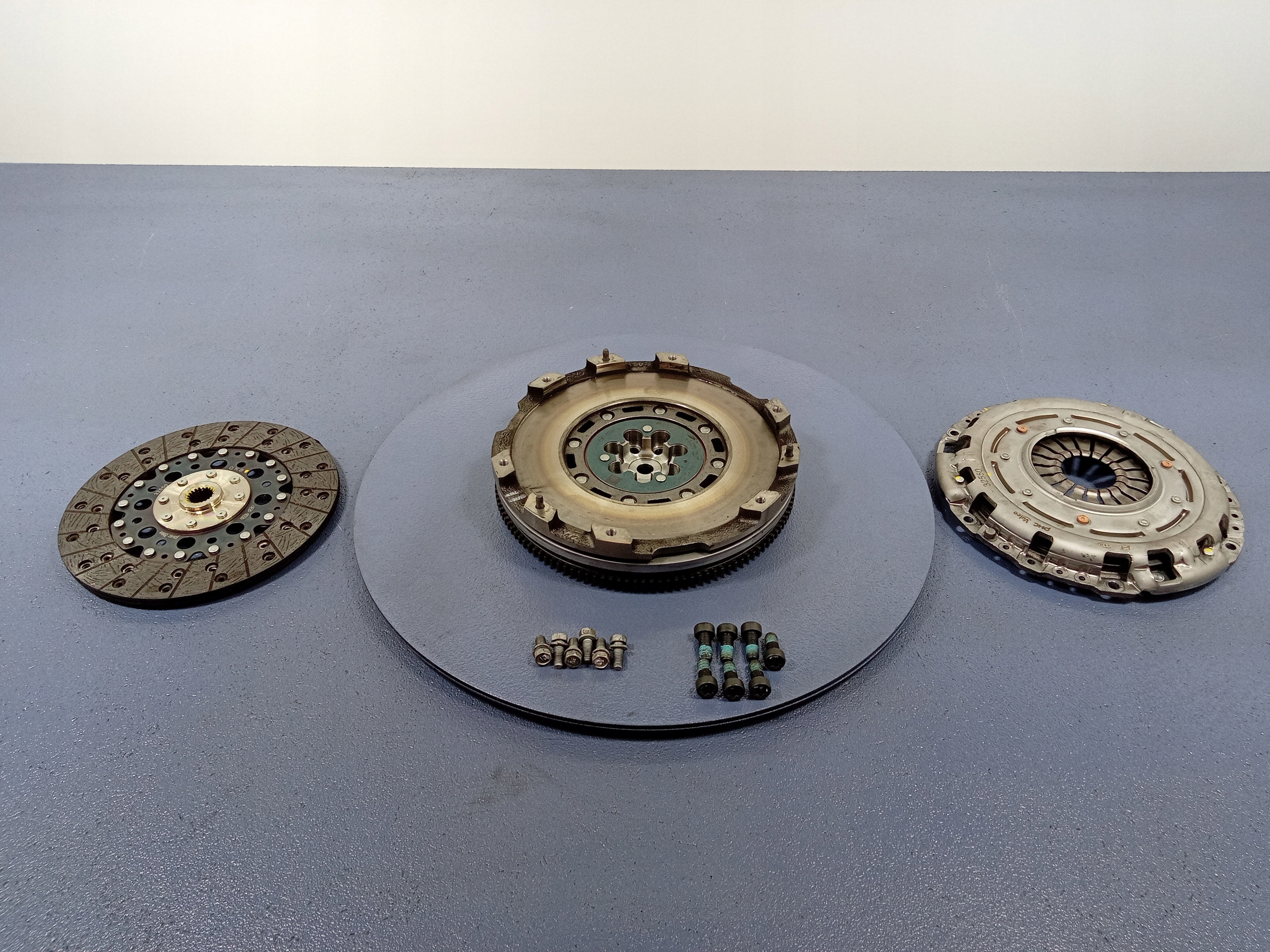 TUCSON IV 1.6 T-GDI ДВУХМАССОВАЯ МУФТА В СБОРЕ