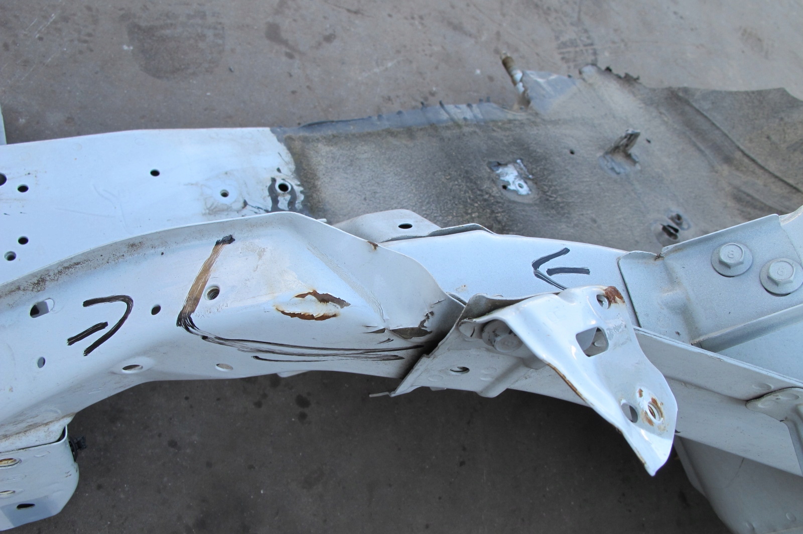 KIA VENGA YN front body quarter right