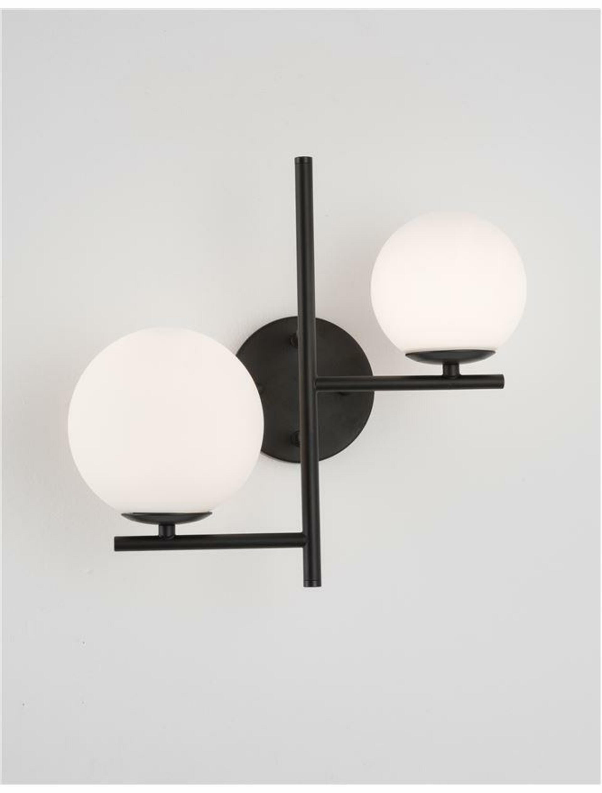 Nova Luce nástenné svietidlo Impero biele matné sklo čierny kov E14 2x5W 230V