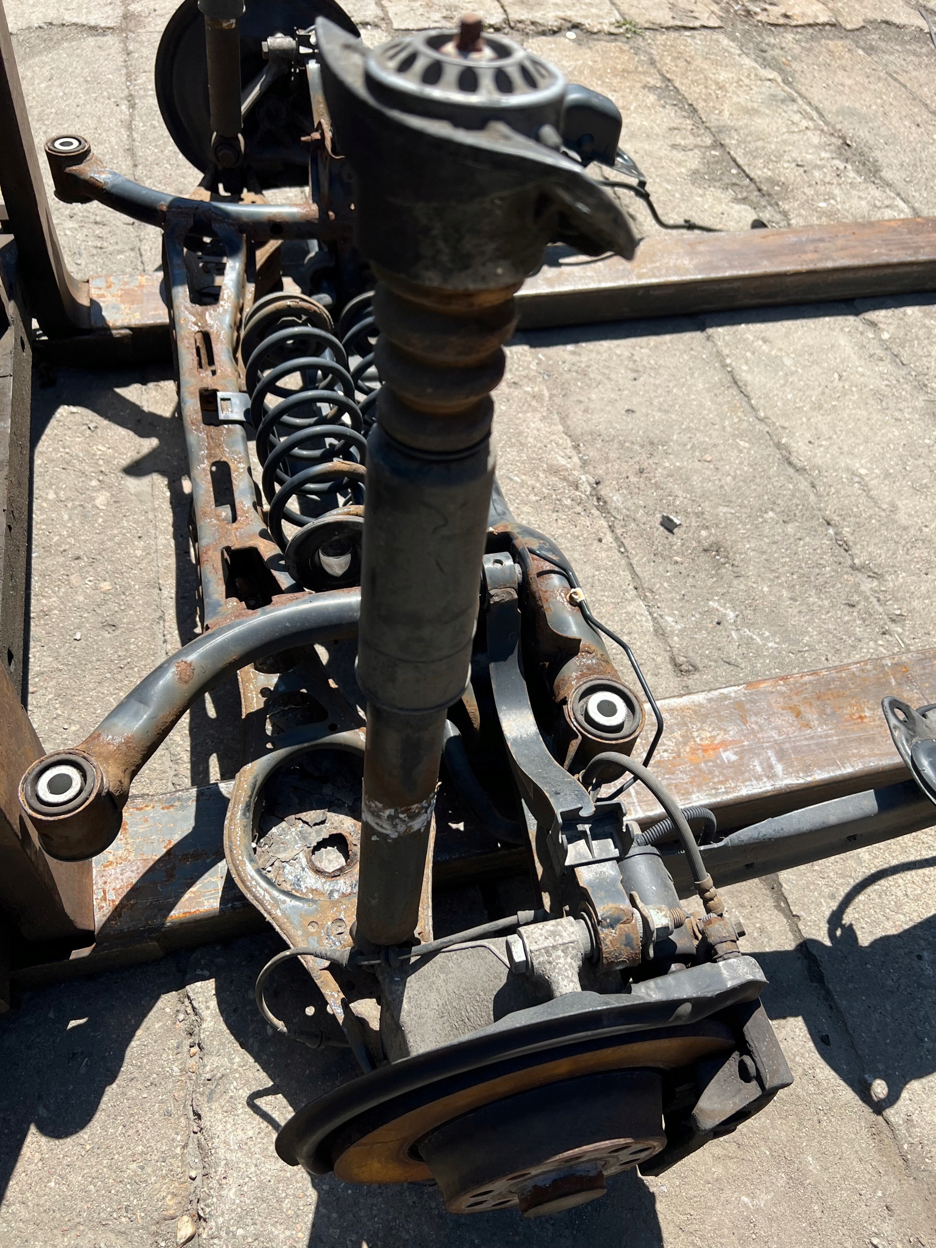 VW PASSAT B7 2.0 TDI sususpension rear part swing axle beam KPL