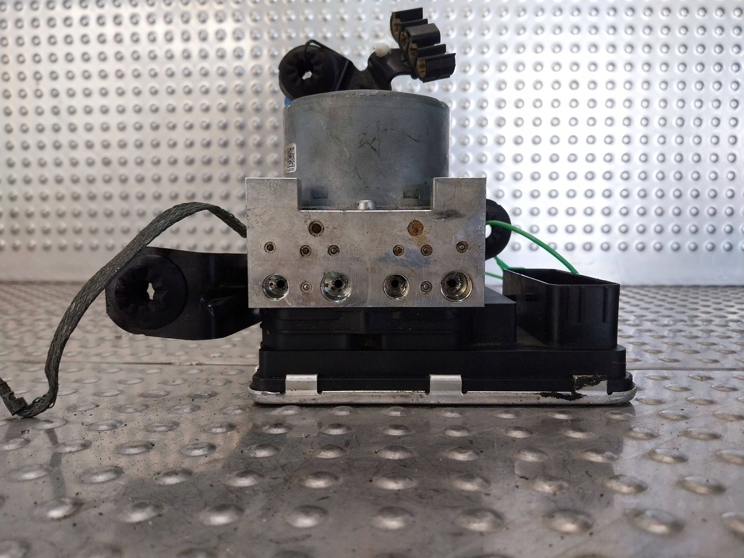 pump control unit ABS 28.5156-9824.3 P31471431 VOLVO XC90