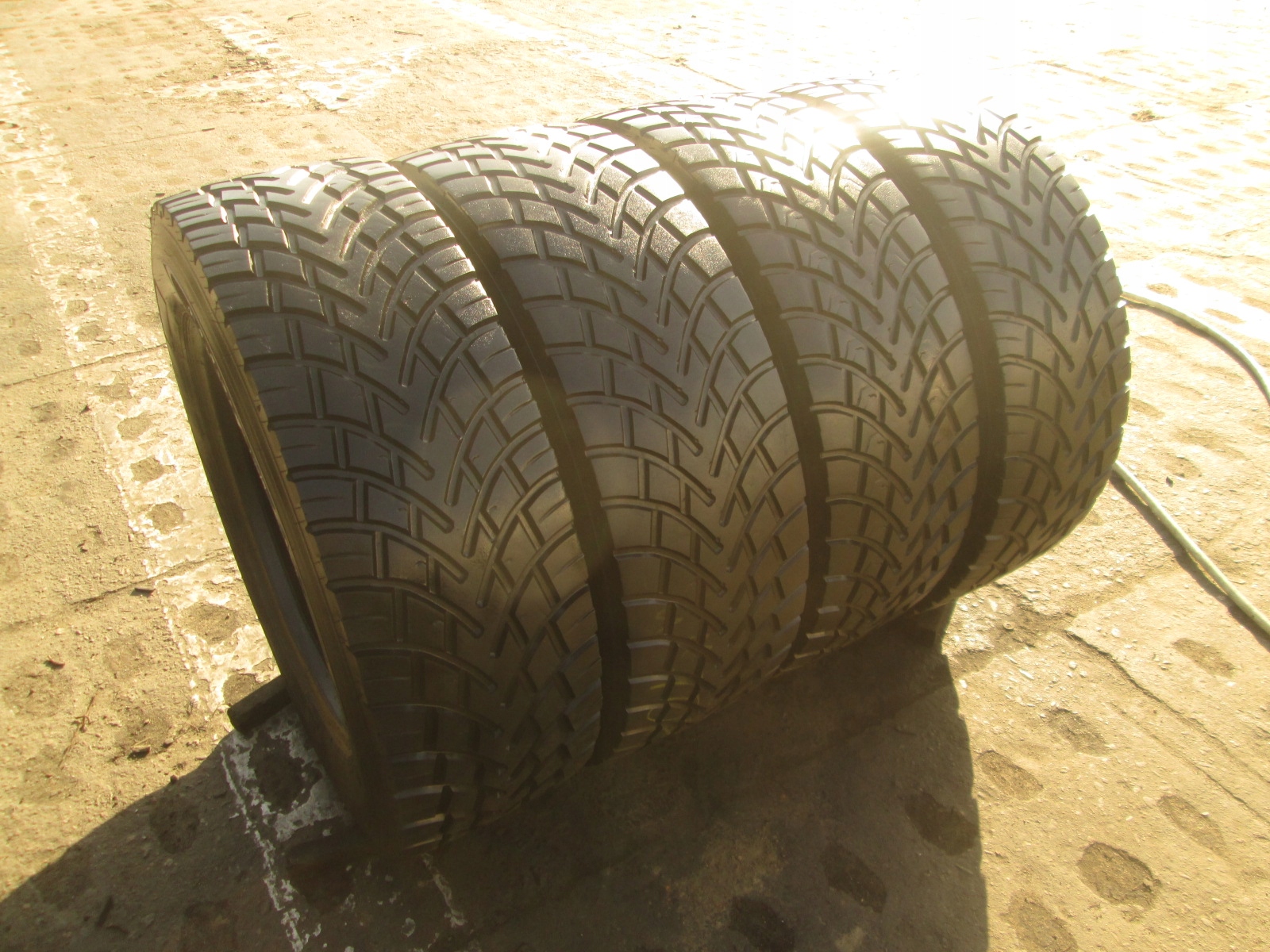 315/60R22.5 GOODYEAR ULTRA GRIP MAX D 4.SZT NAPĘD CIĘŻAROWE Liczba opon w ofercie 4 szt.