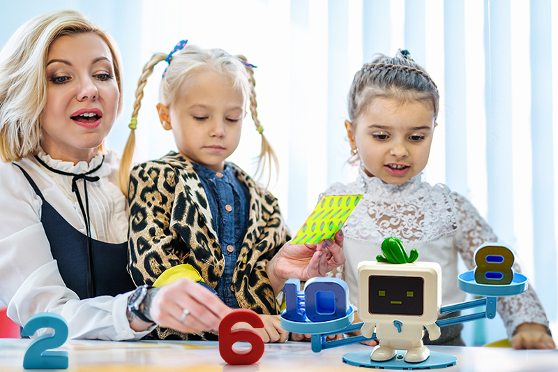 WAGA SZALKOWA BALANSOWA EDUKACYJNA NAUKA LICZENIA CYFRY ODWAŻNIKI ROBOT Bohater brak