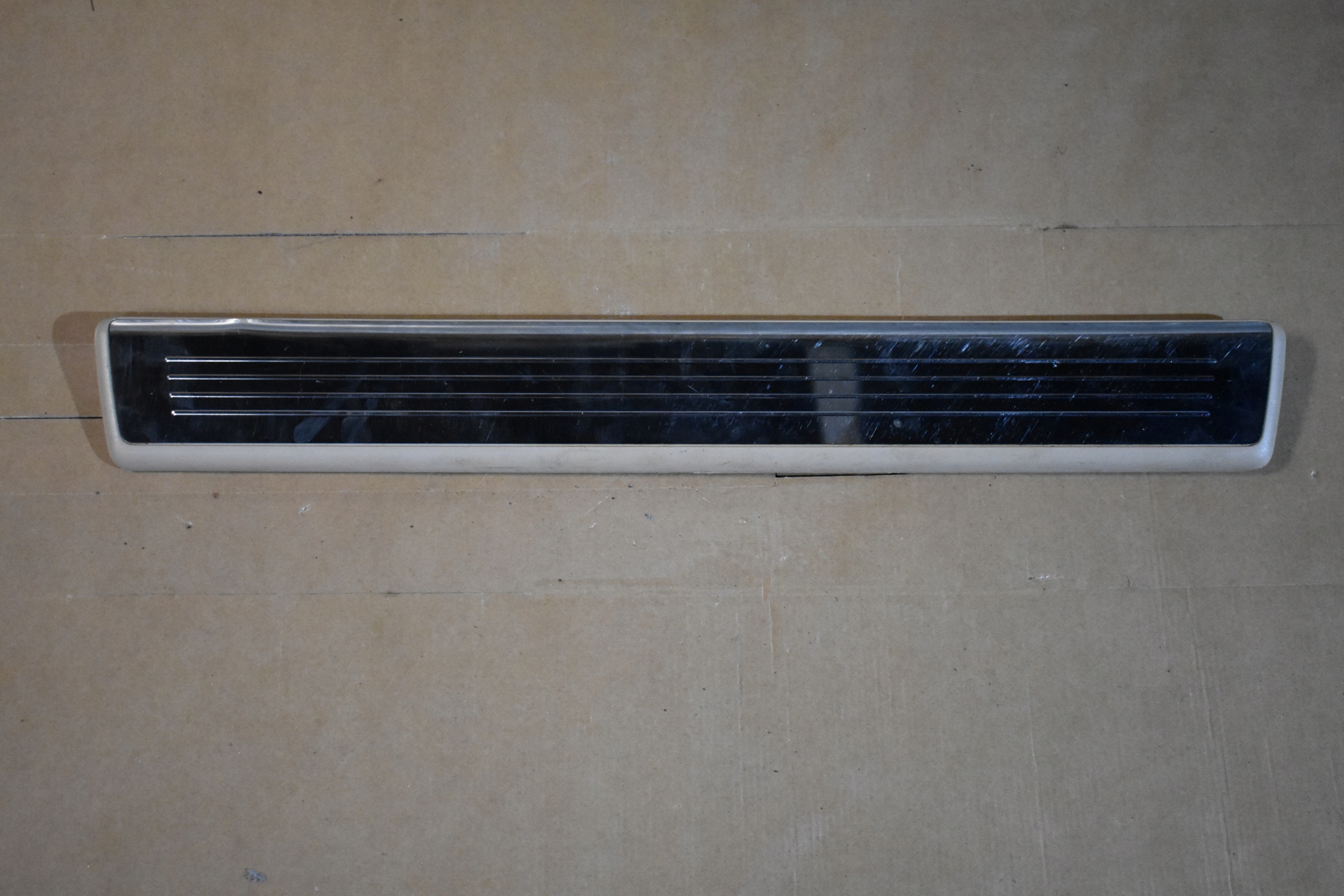 moulding cap threshold MERCEDES SL R231 1