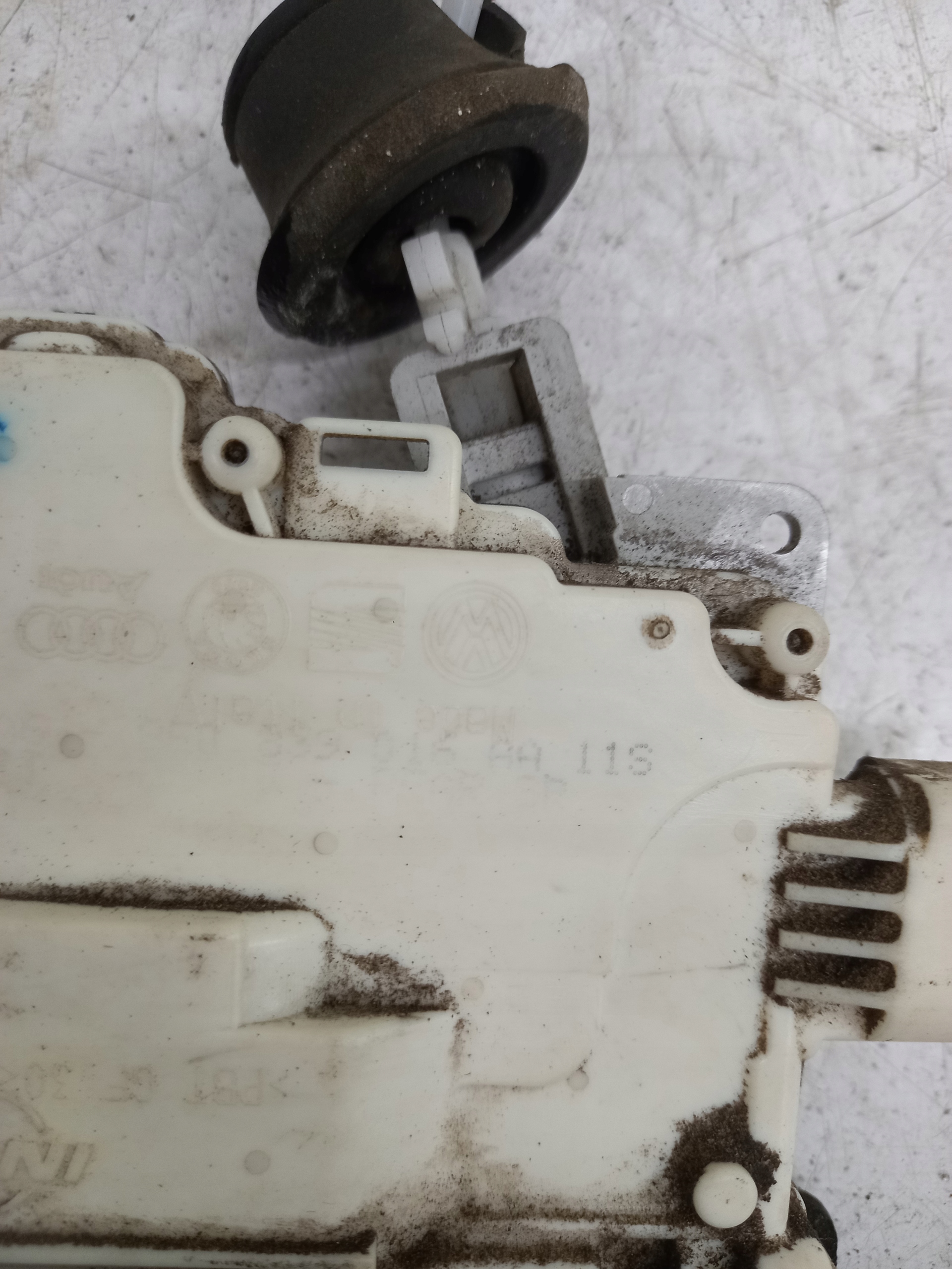 lock door CENTRALNY right rear part rear AUDI A4 B7 8E0839016AA 11S