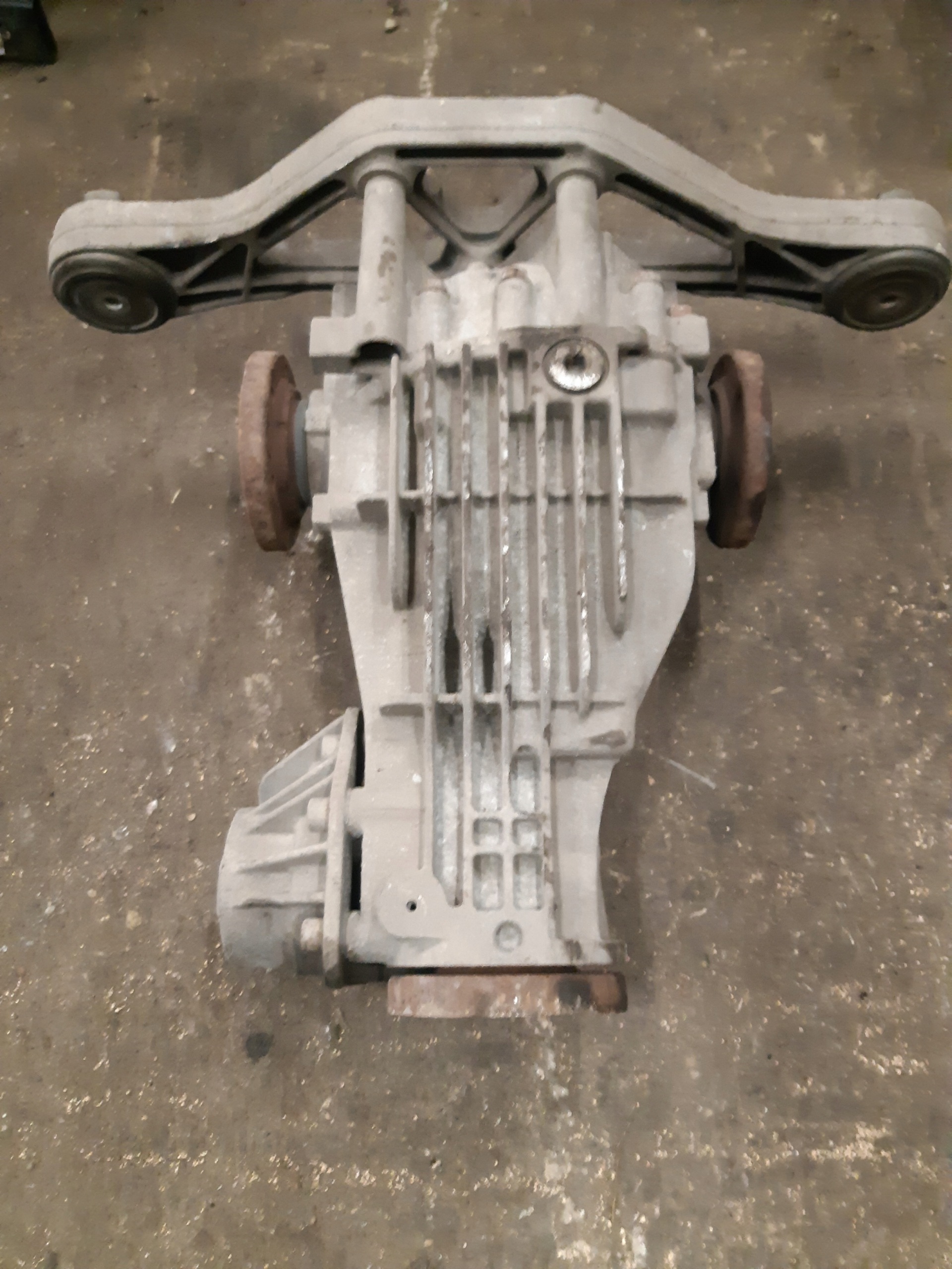 AUDI A8 D3 3.0 TDI differential diff differential rear rear part HNM