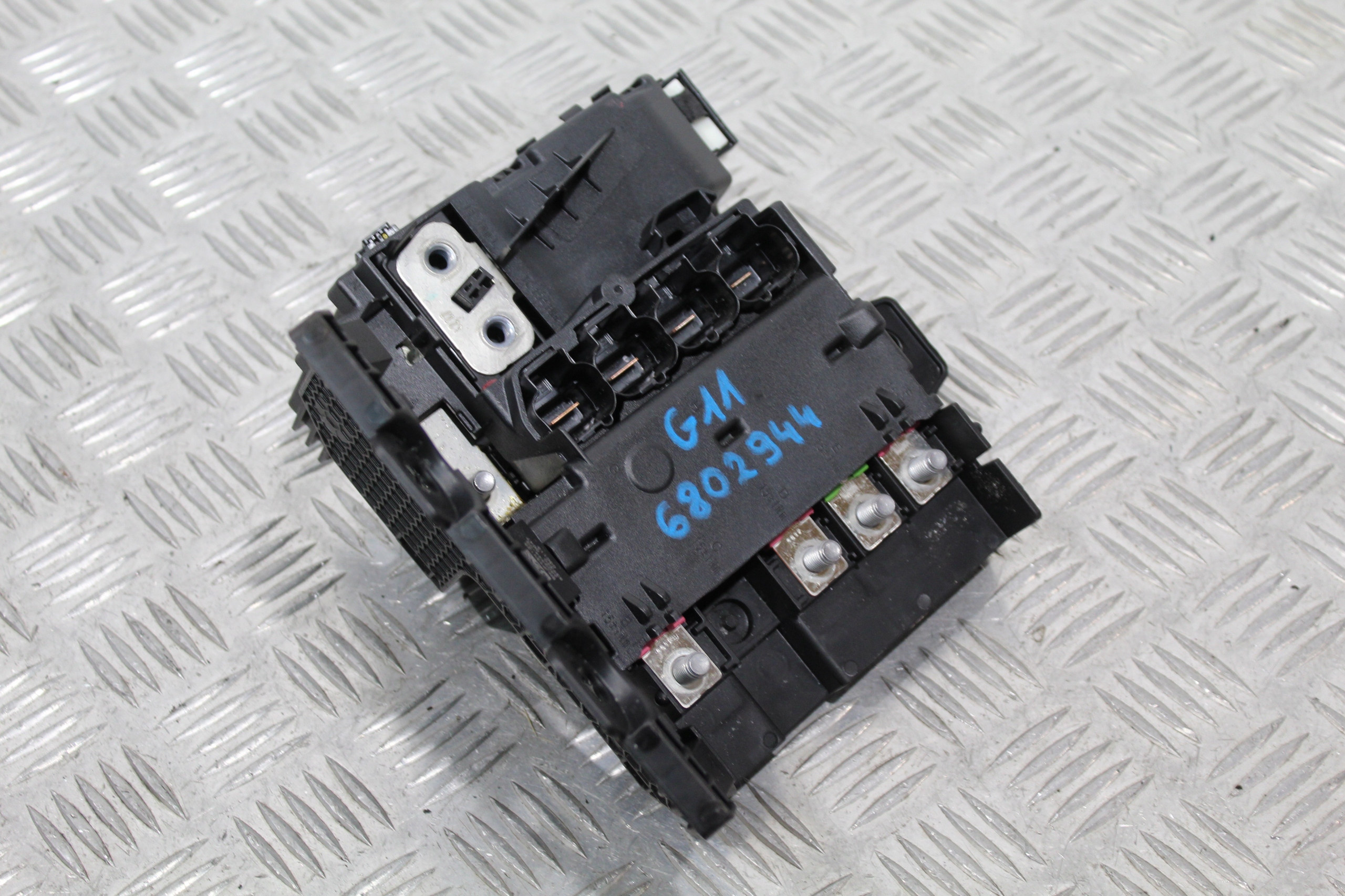 MODULE FUSIBLES BMW 7 G11 6802944