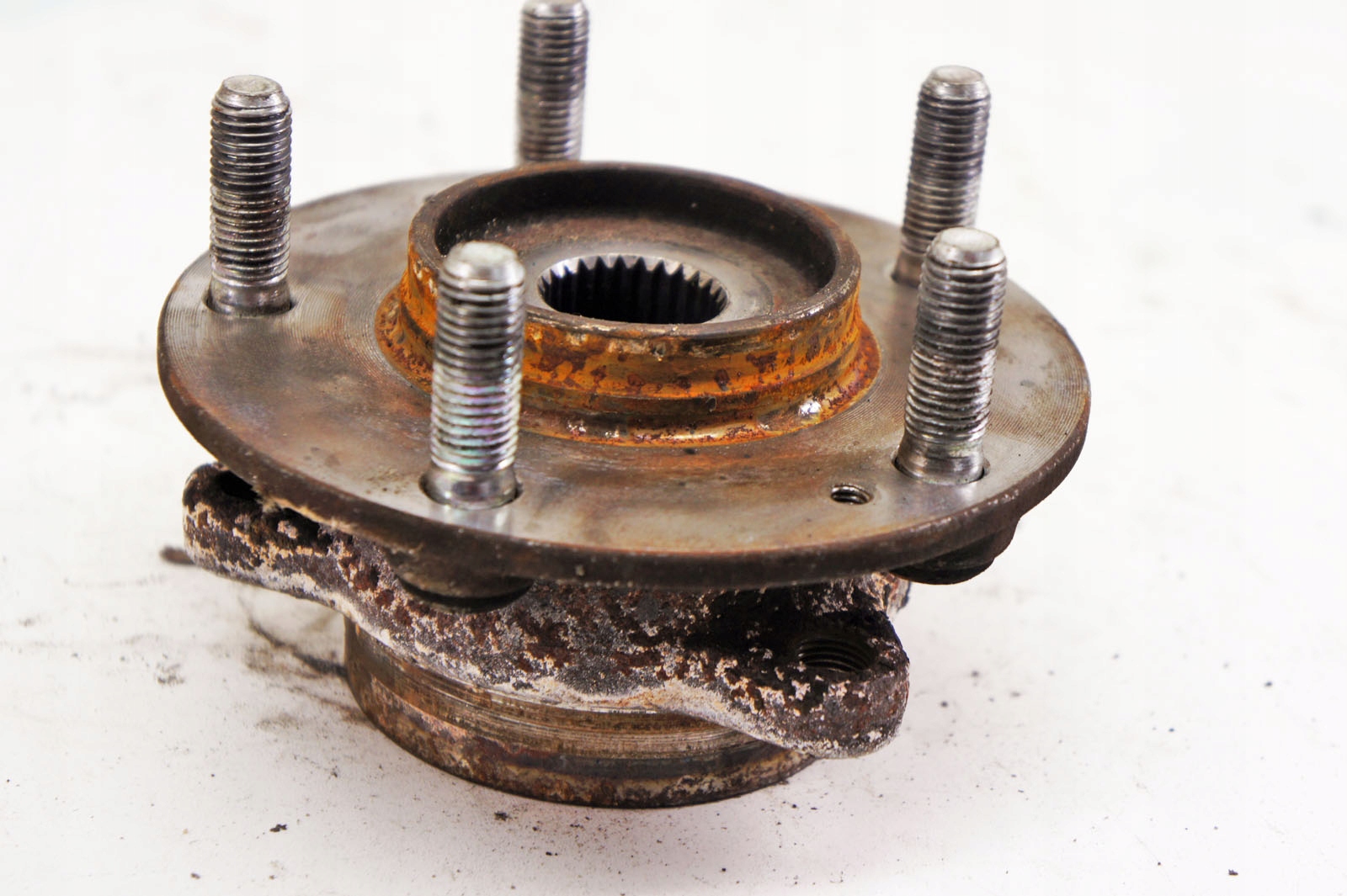 IV235 Hyundai Ioniq Hybryd Piasta Prawy Przod Part number