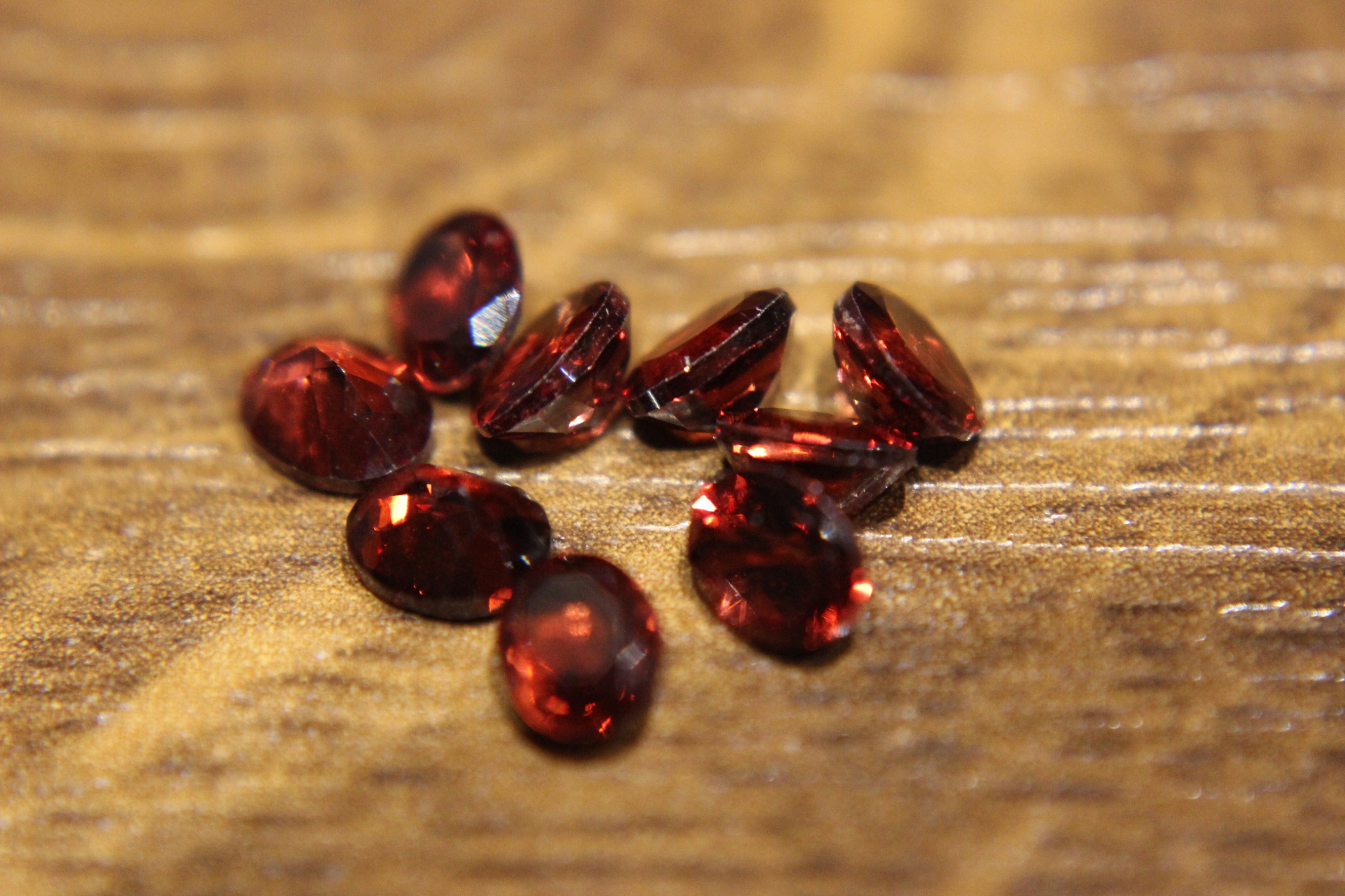 Granáty přírodní kameny 2,75ct 6 Ks