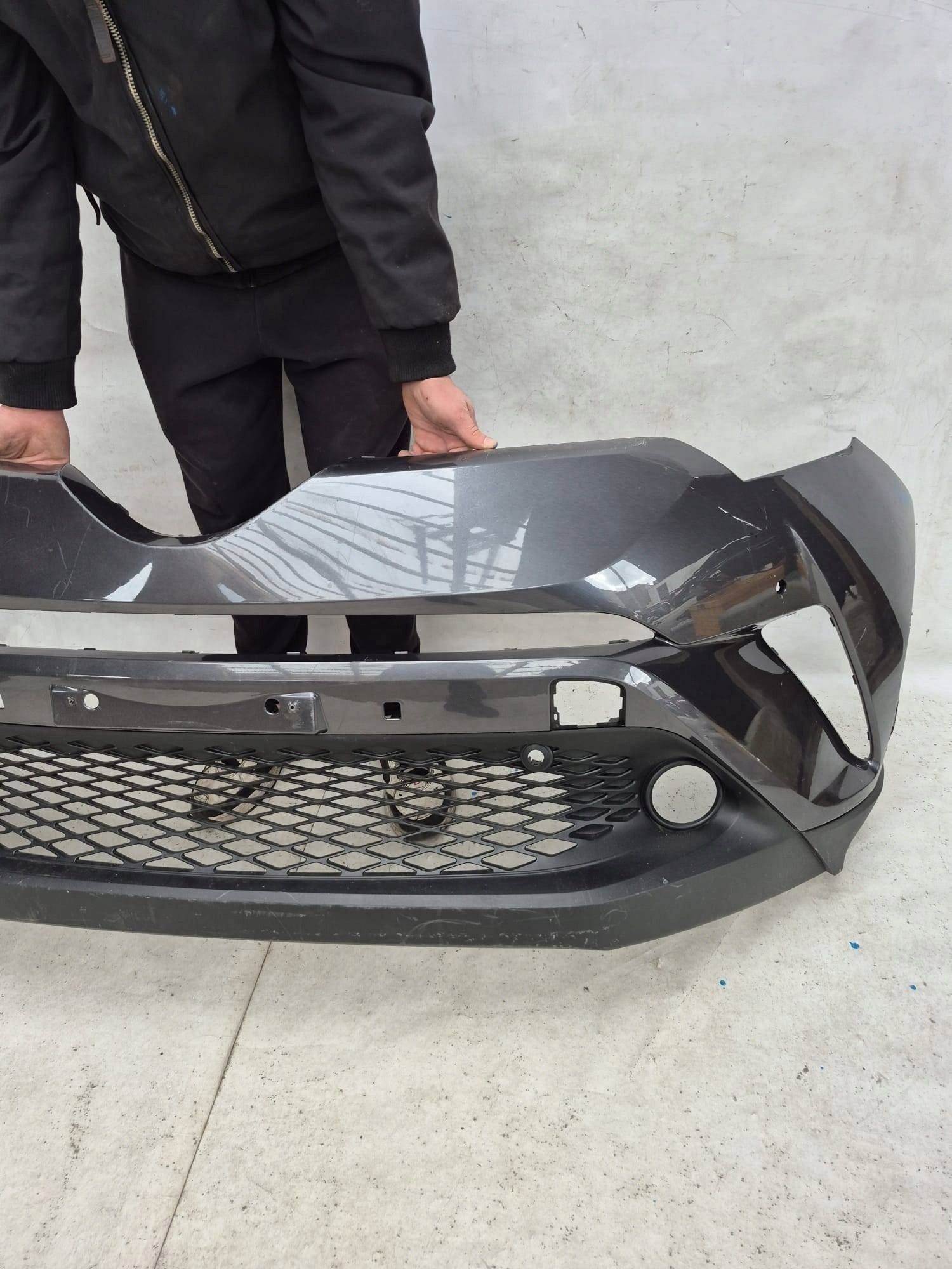 TOYOTA C-HR and 1 16-19 bumper front front PDC