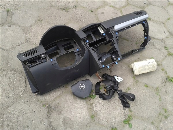 DESKA ROZDZIELCZA KOKPIT OPEL ASTRA H GTC