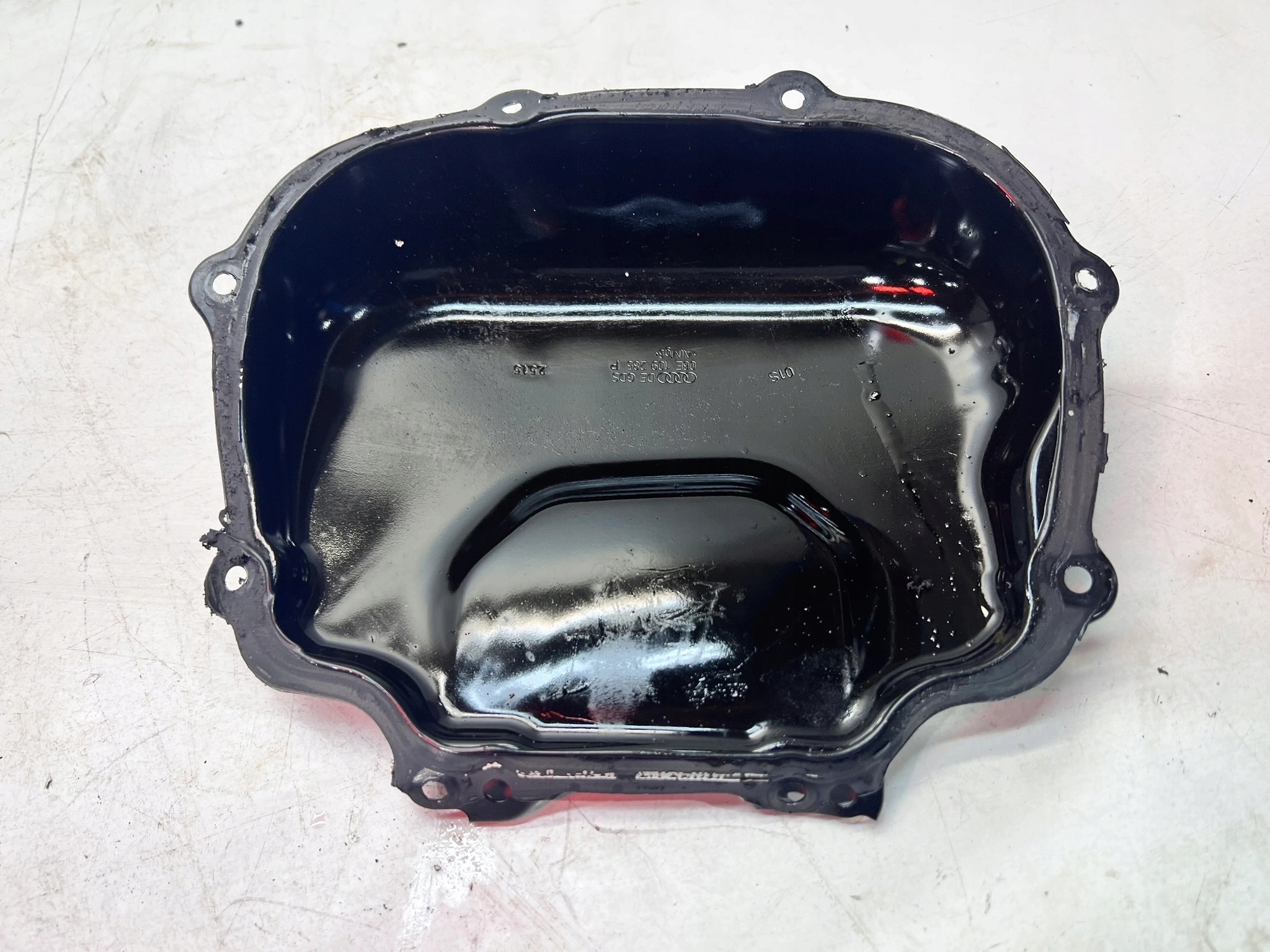Blende Abdeckung Abdeckung des Zahnrads AUDI Q7 4M 3.0 FSI 06E109285P
