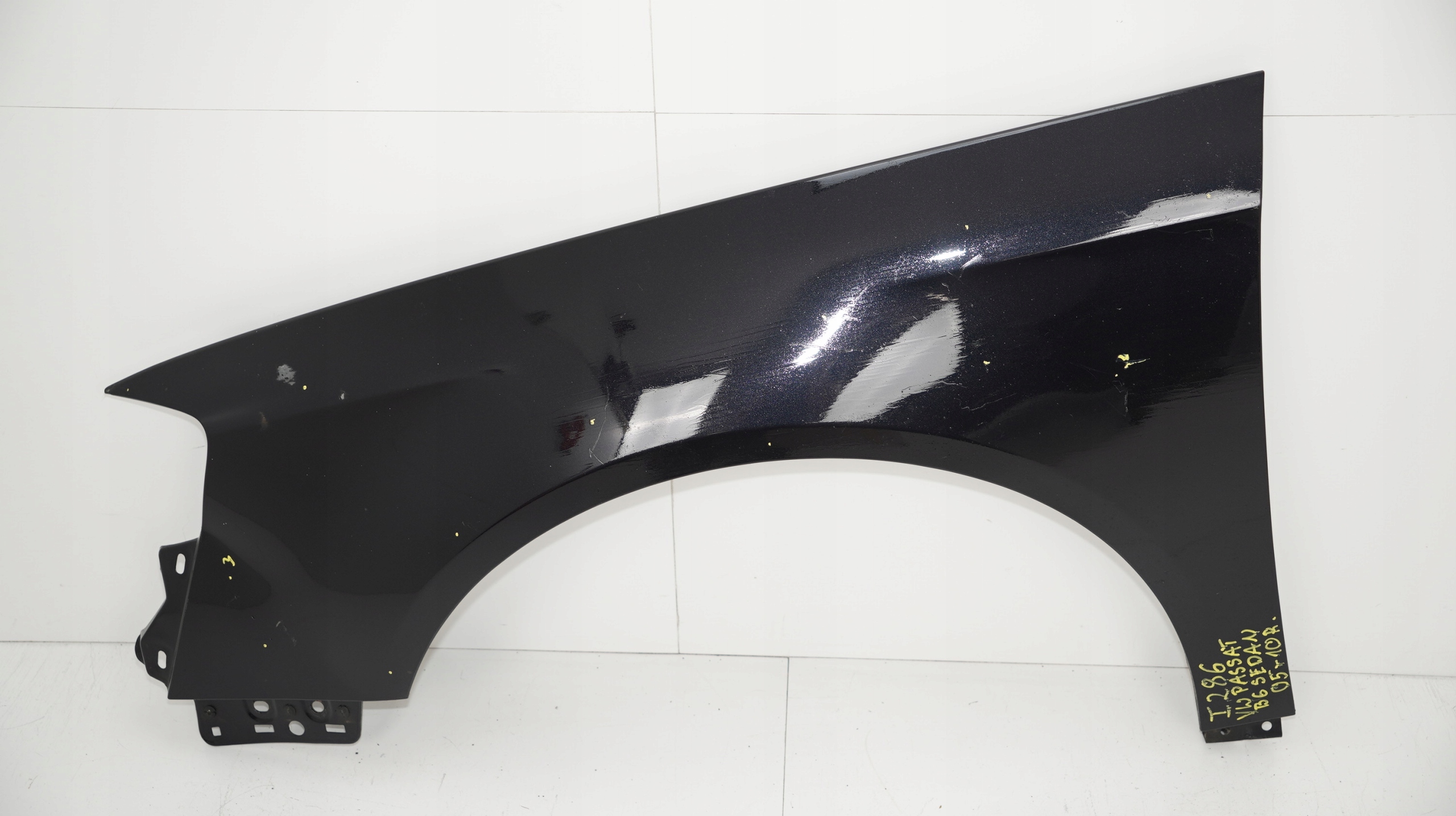 BŁOTNIK LEWY PRZÓD VW PASSAT B6 05-10R #