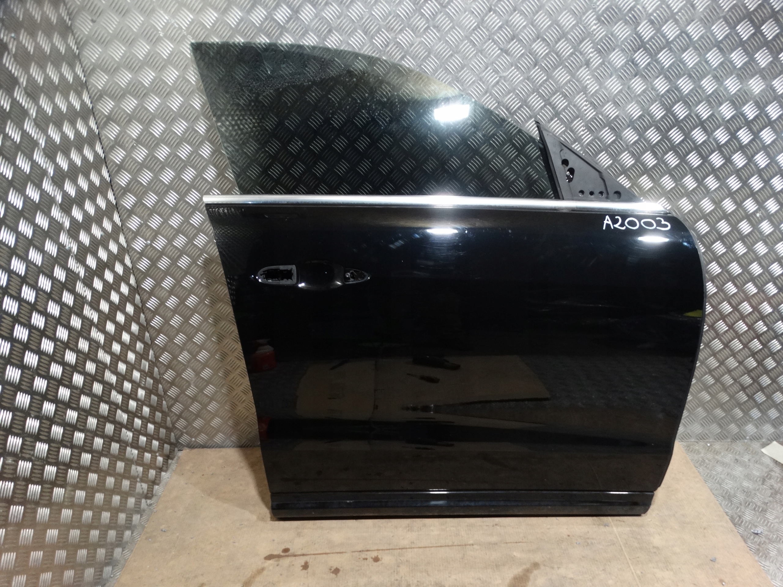 IDEALNE KPL.door front front right MASERATI LEVANTE 1
