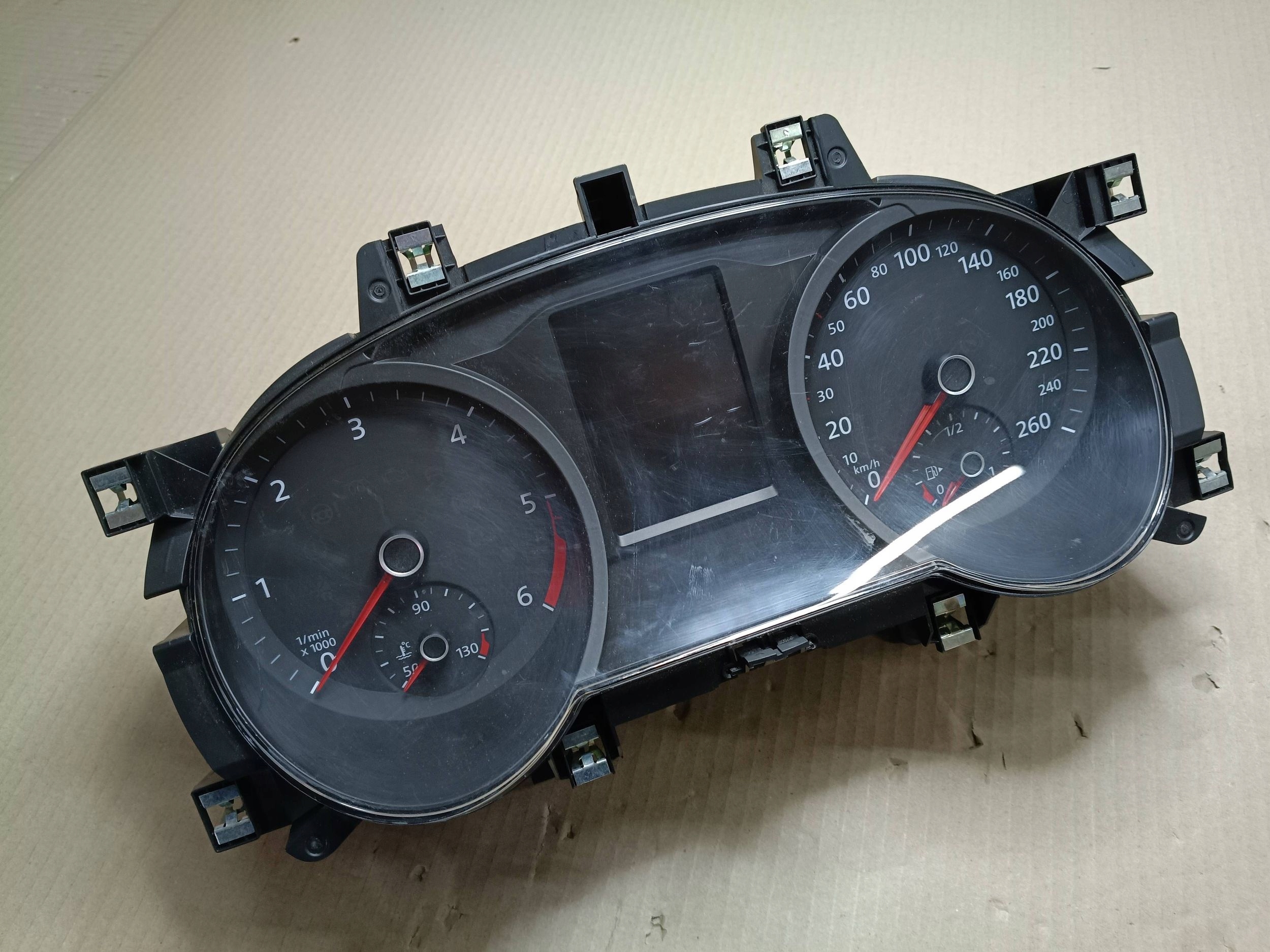 dials clock Volkswagen PASSAT B8 3G0920751