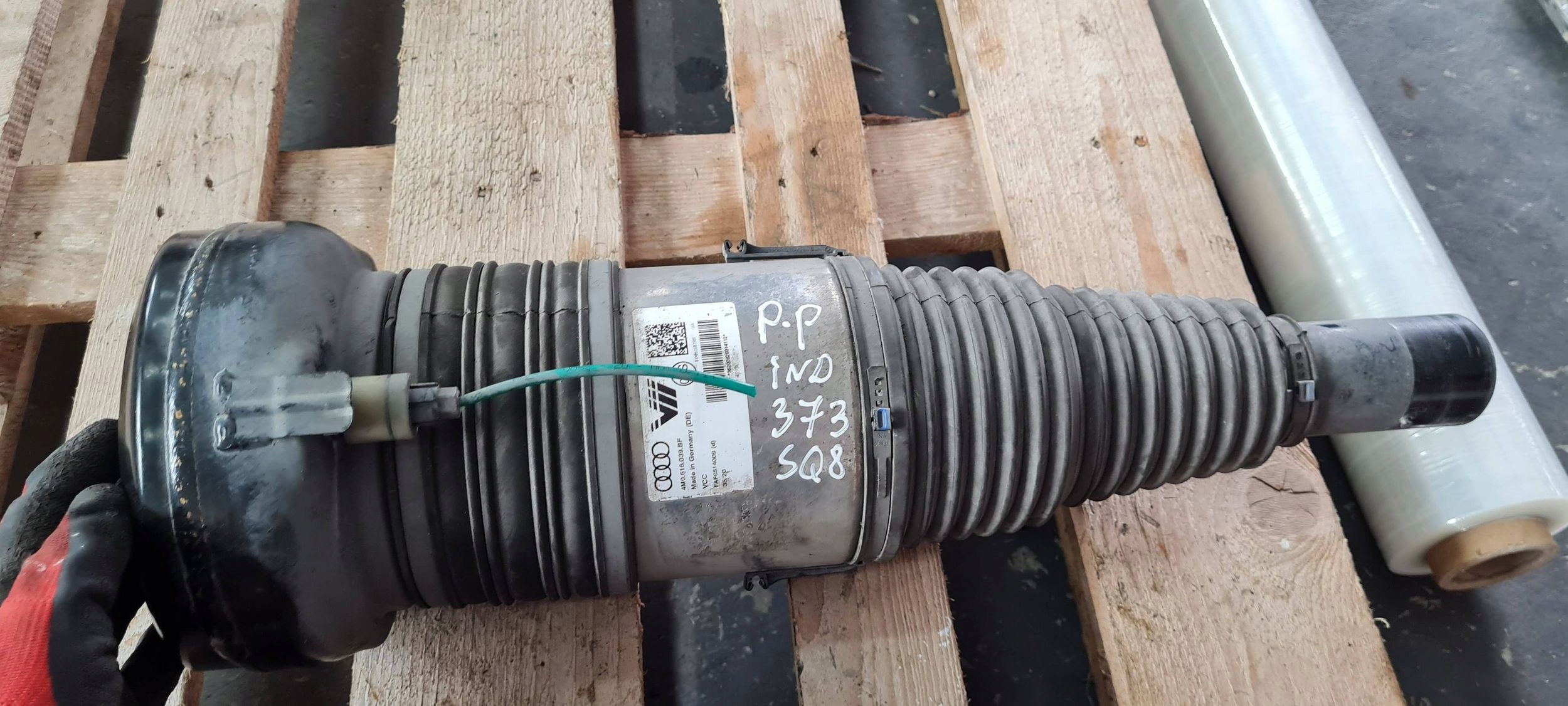 SQ8 4M RSQ8 Q8 shock absorber front left right 4M0616039BF SQ7 4M Q7