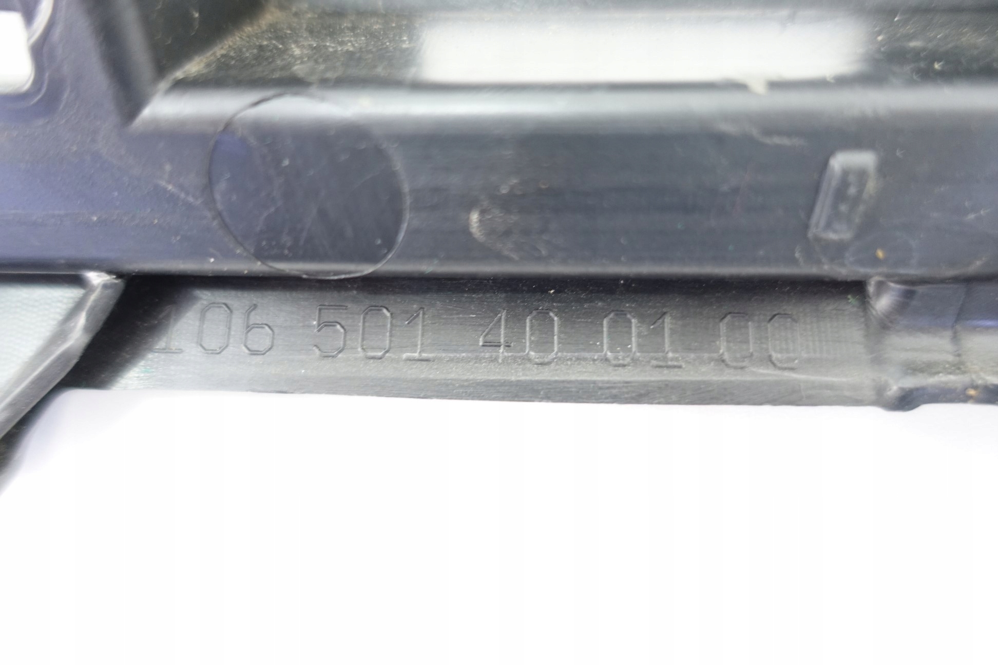 support holder LISTY PROGOWEJ right PASSAT B8 3G0853946