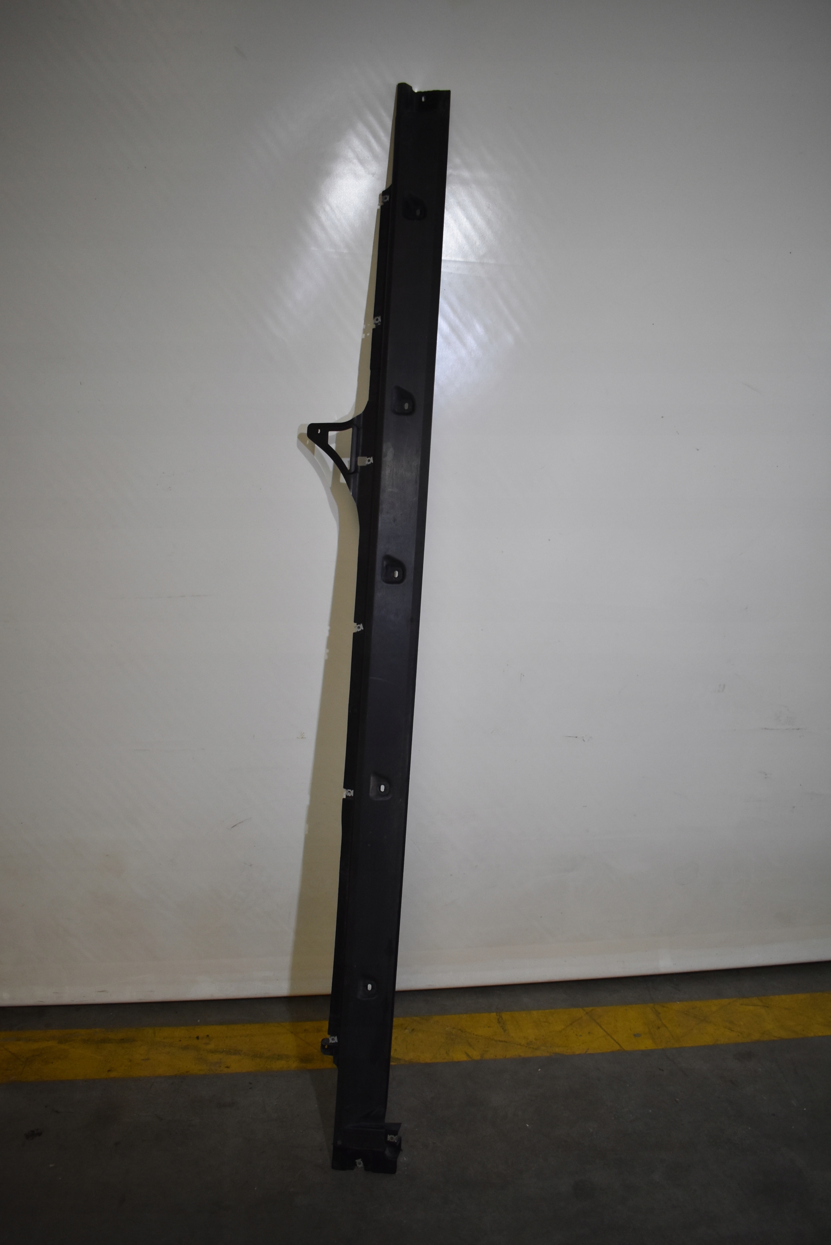 IDEALNA moulding threshold right VW TOUAREG III 1