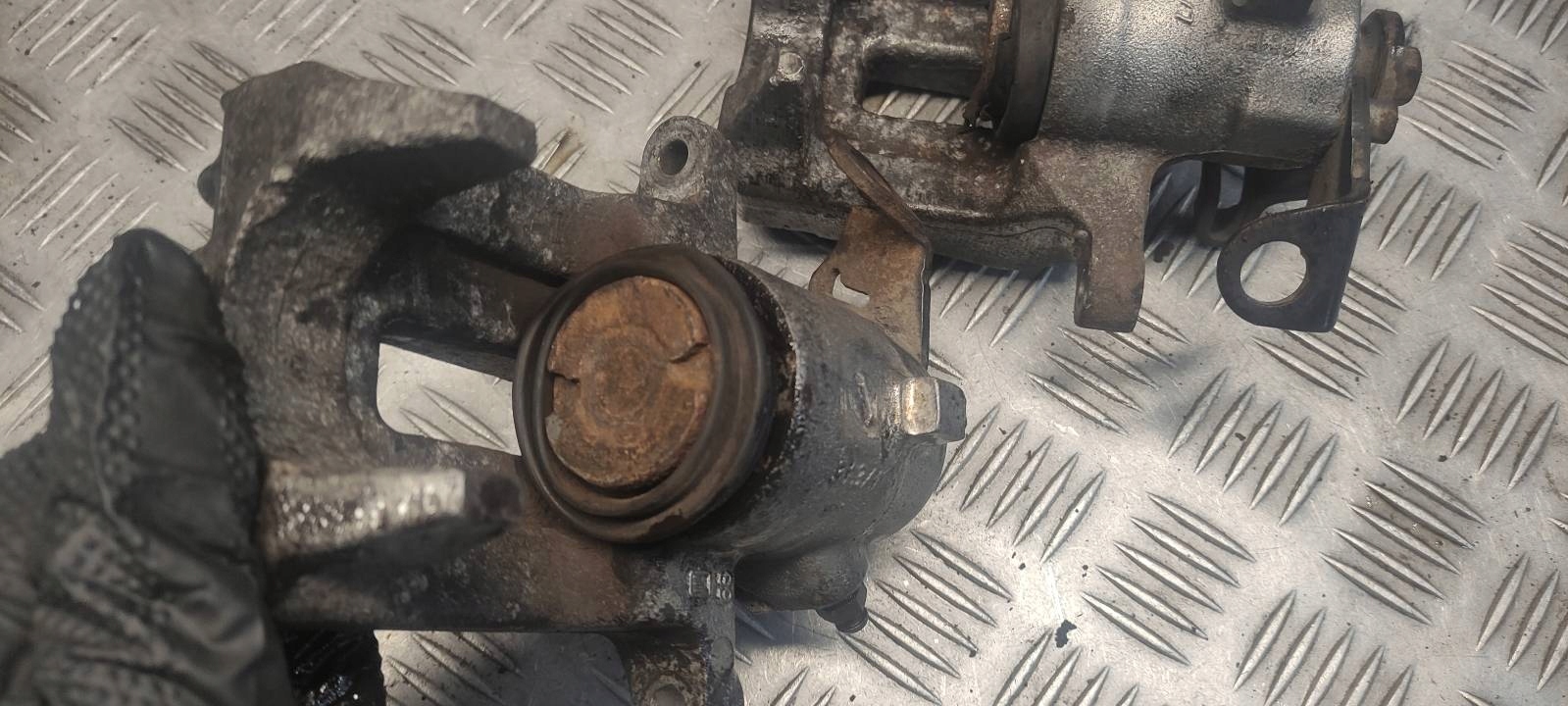 caliper brake rear part VOLKSWAGEN GOLF IV