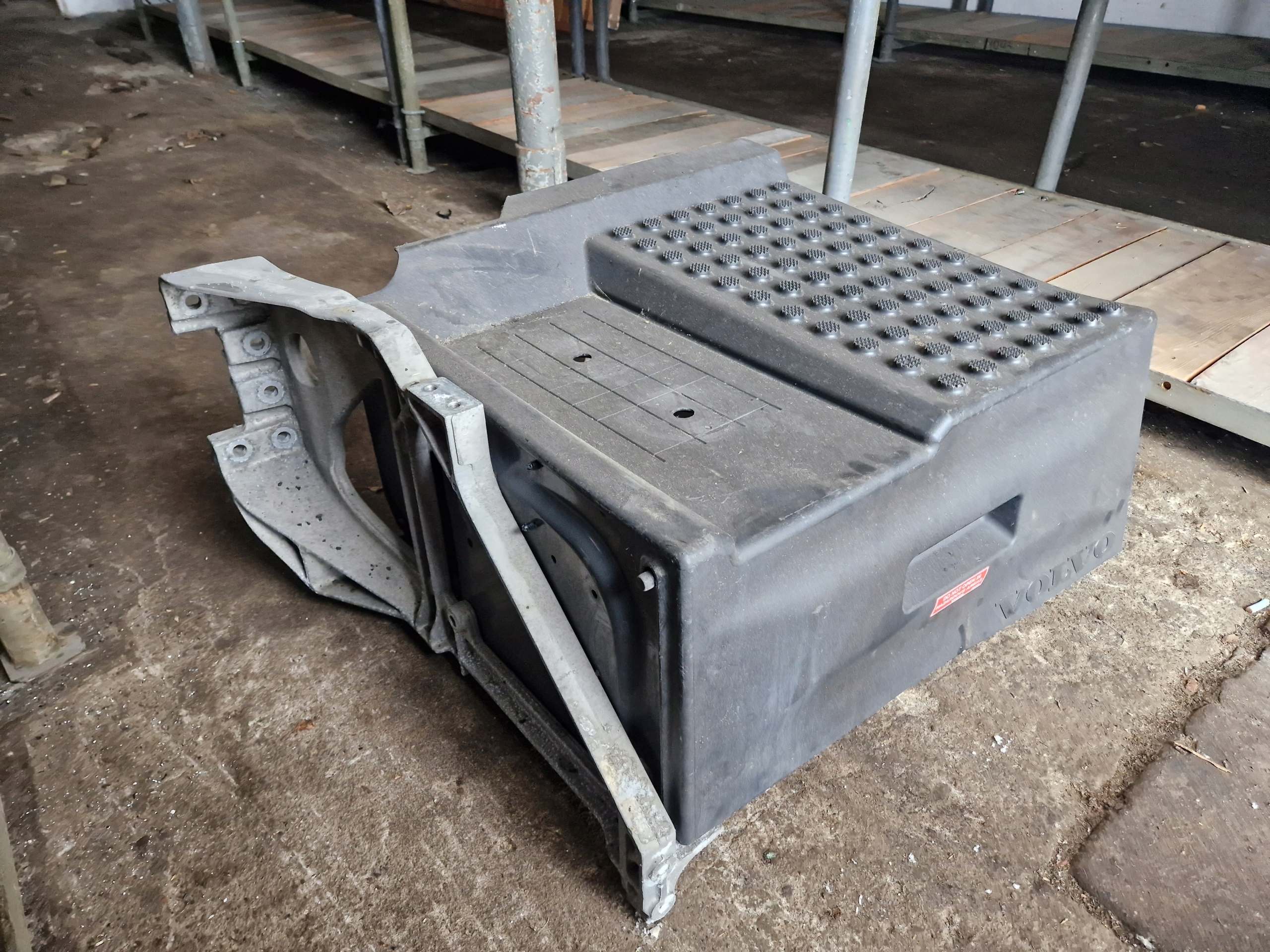 SKRZYNKA AKUMULATORÓW VOLVO FH 4 FM 4 FMX 4 RENAULT GAMA RANGE T Producent części Volvo OE