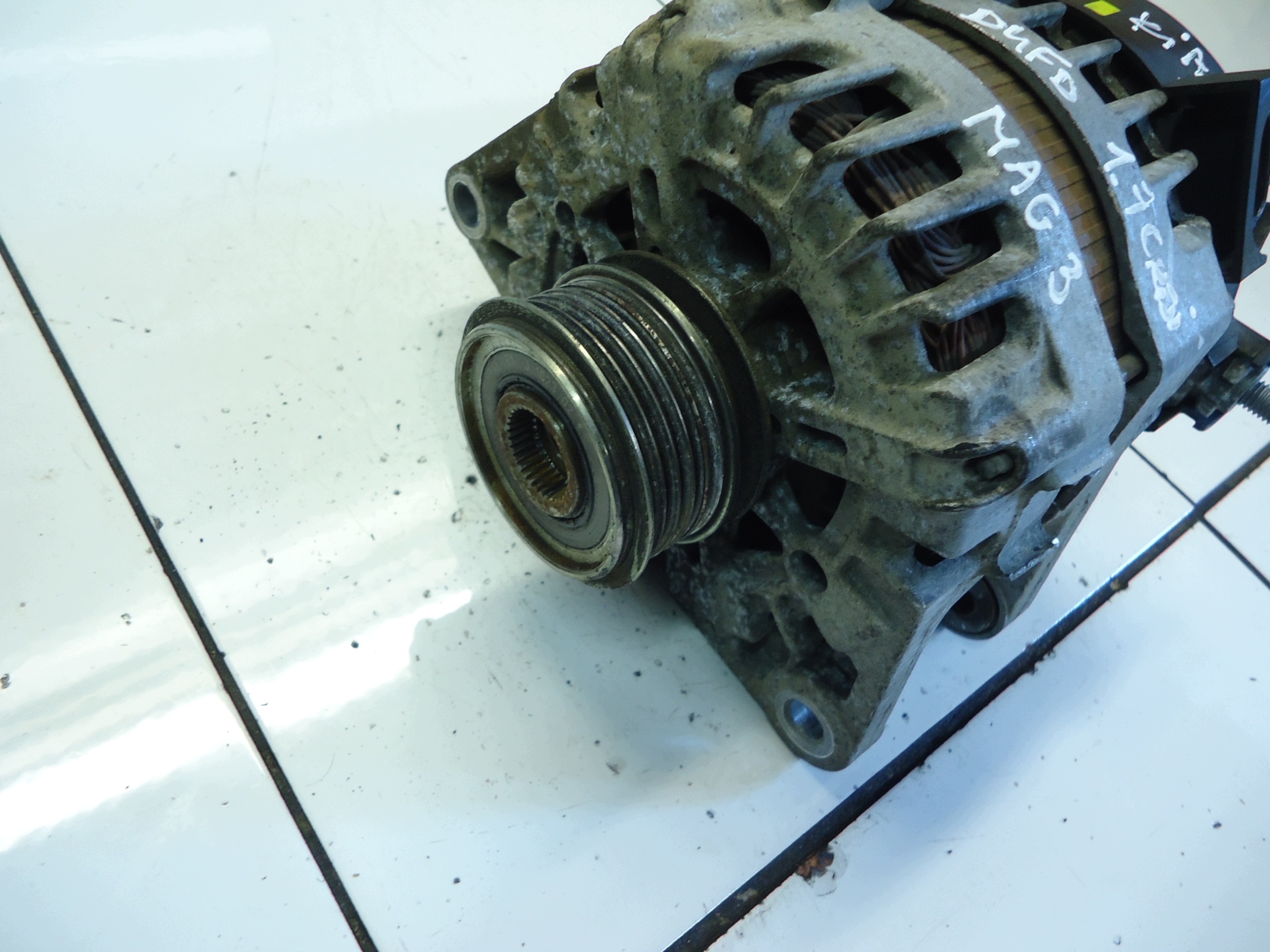 HYUNDAI I40 KIA 1.7 CRDI D4FD ALTERNATOR 37300-2A805